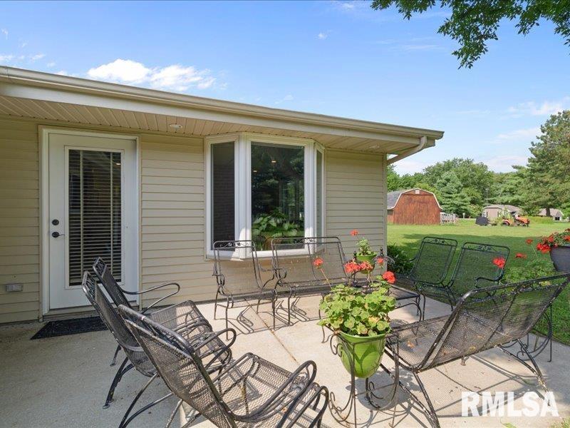 208 Spring Bay Drive, Jacksonville, Illinois image 4