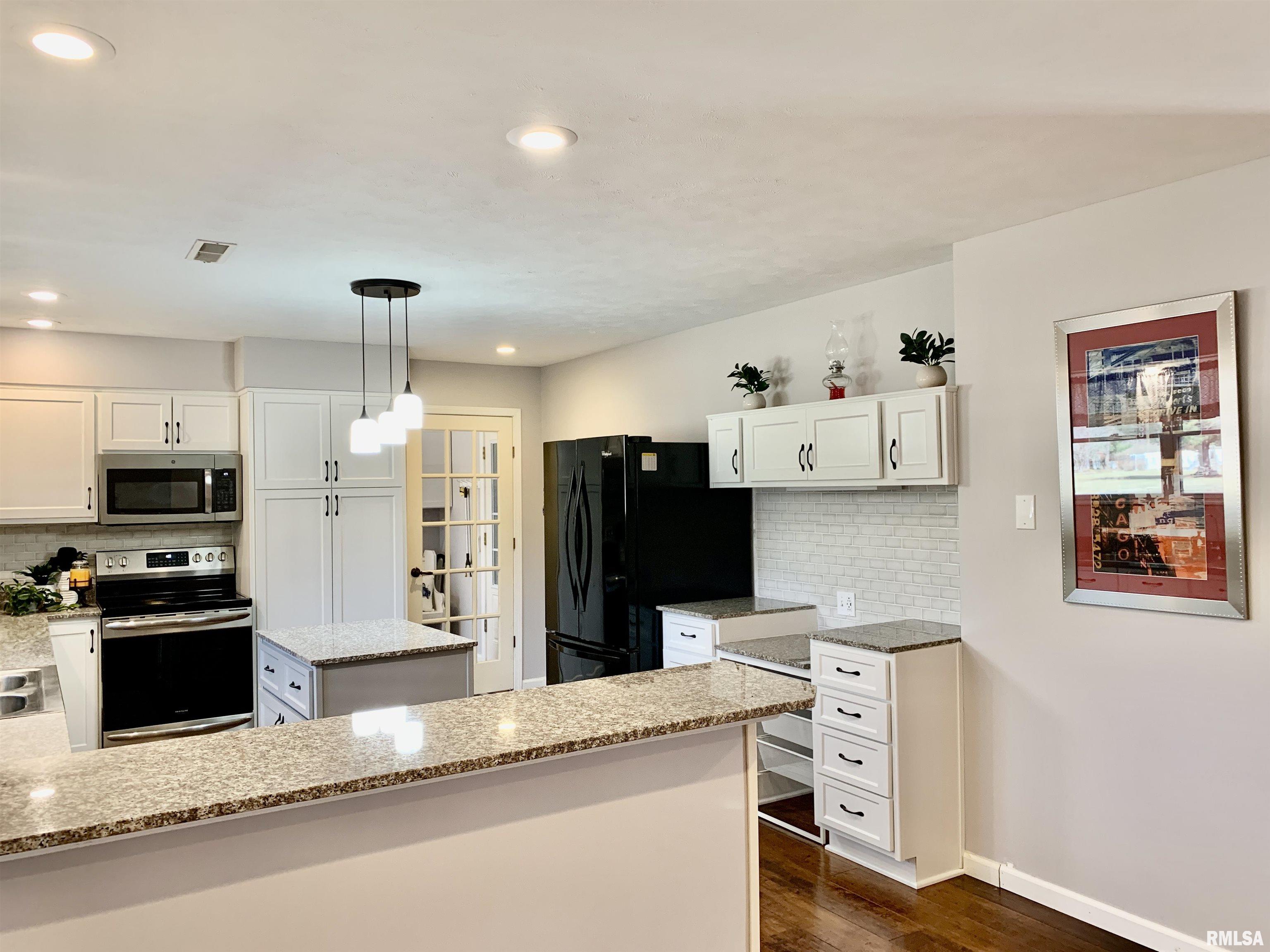 208 Spring Bay Drive, Jacksonville, Illinois image 23