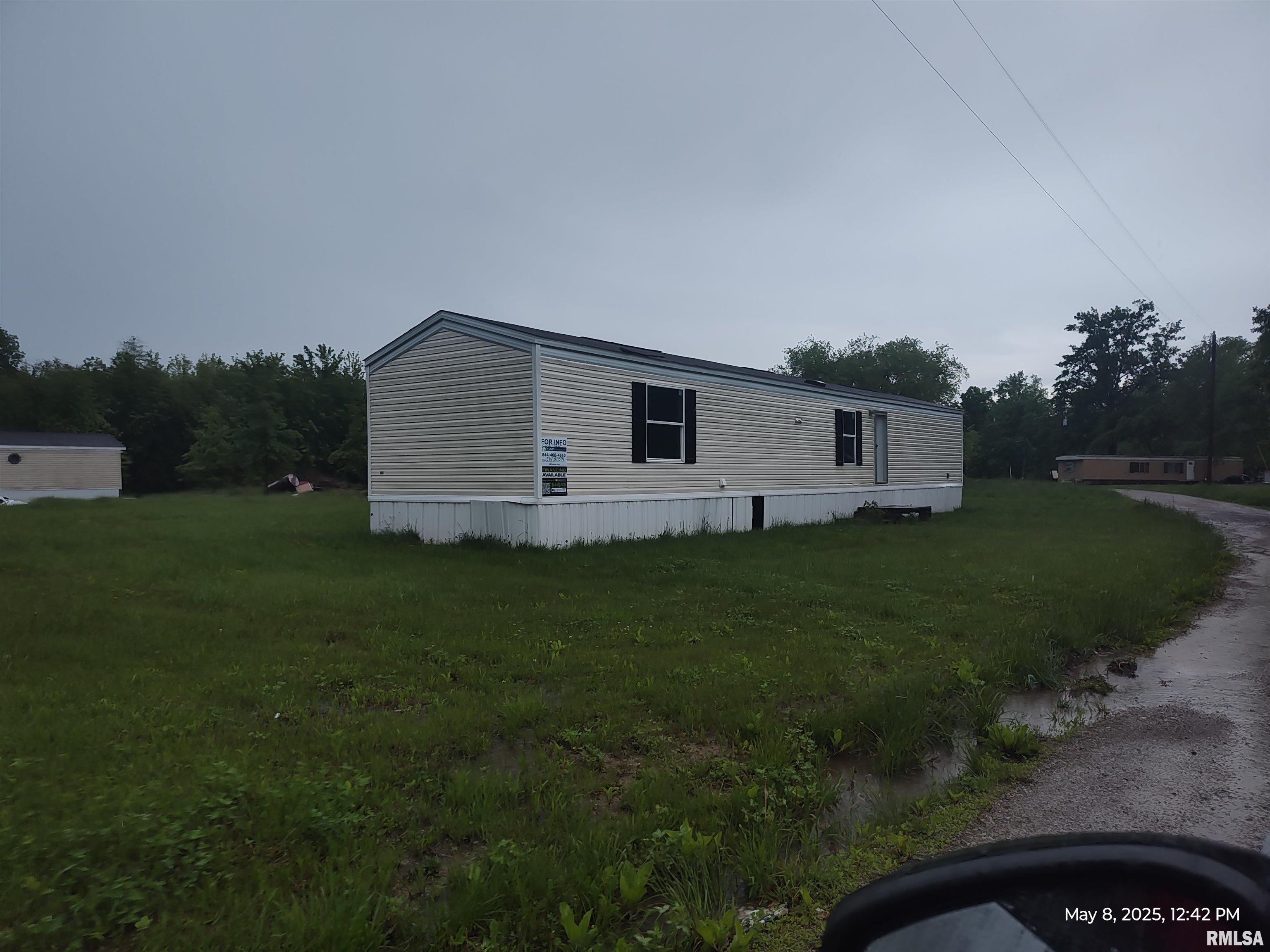 2709 Queens Avenue, Odin, Illinois image 3