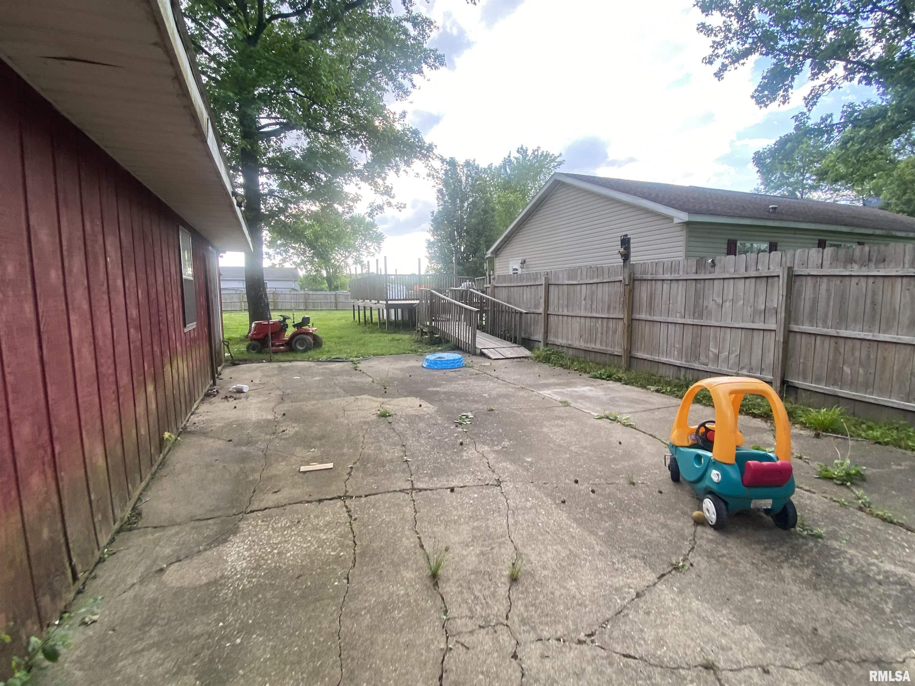 415 N Broadway Street, Waltonville, Illinois image 10