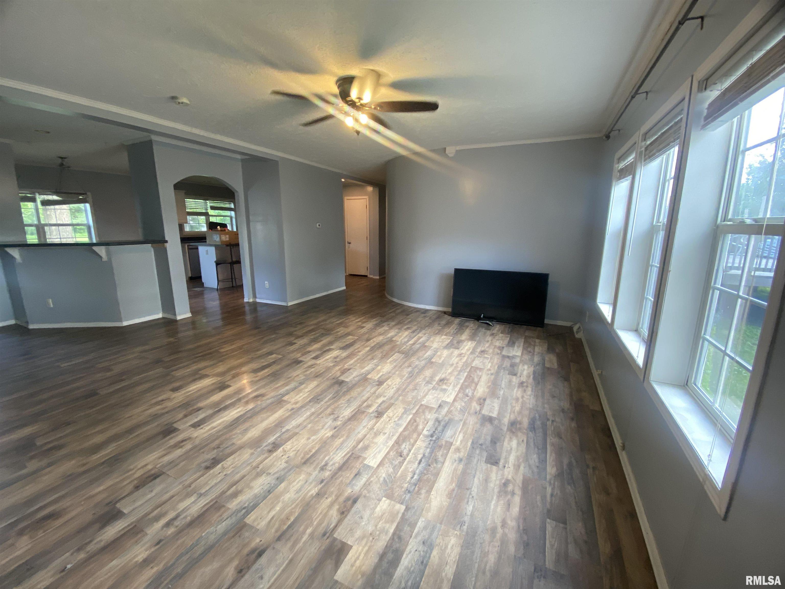 415 N Broadway Street, Waltonville, Illinois image 21