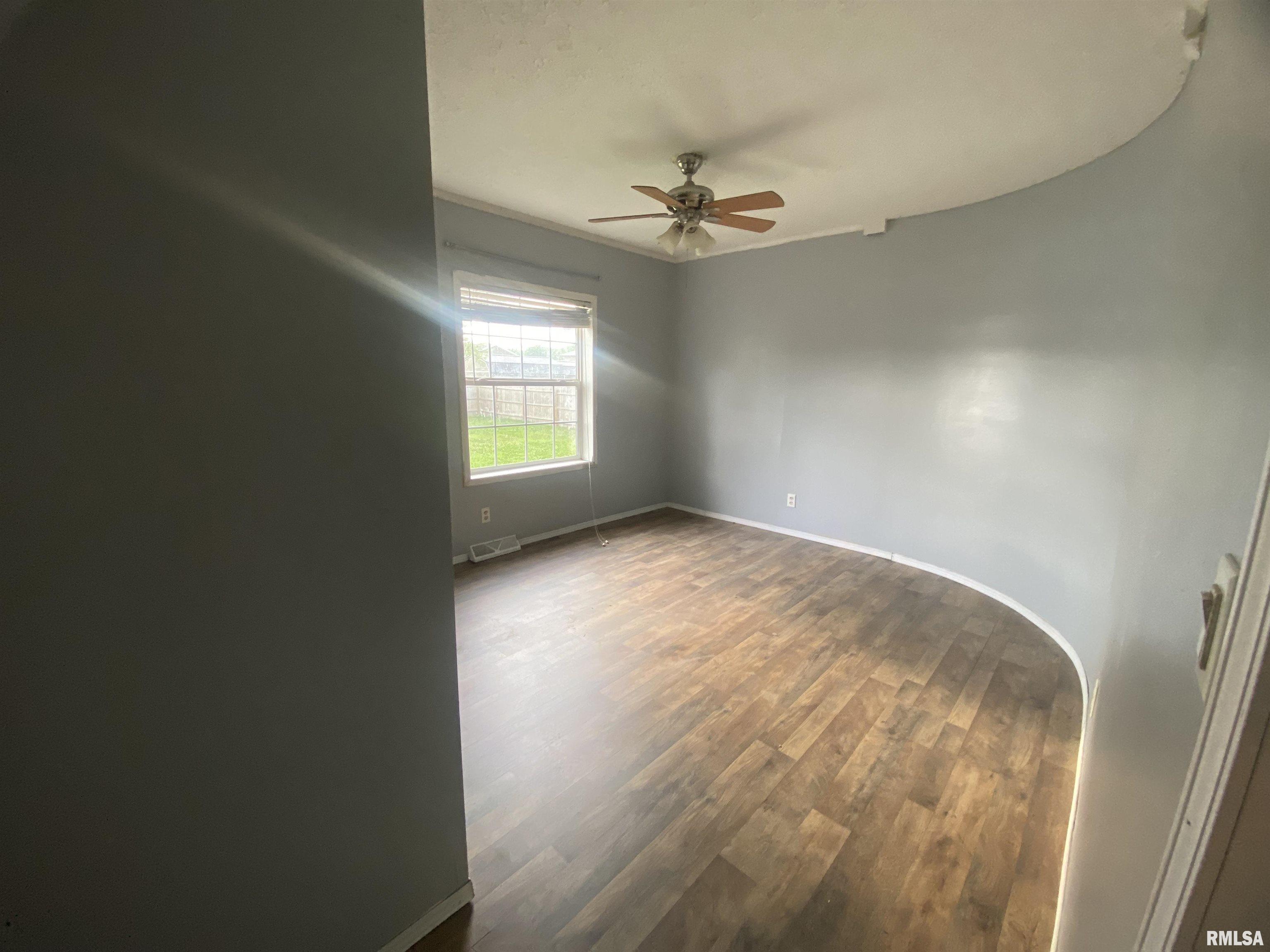 415 N Broadway Street, Waltonville, Illinois image 13