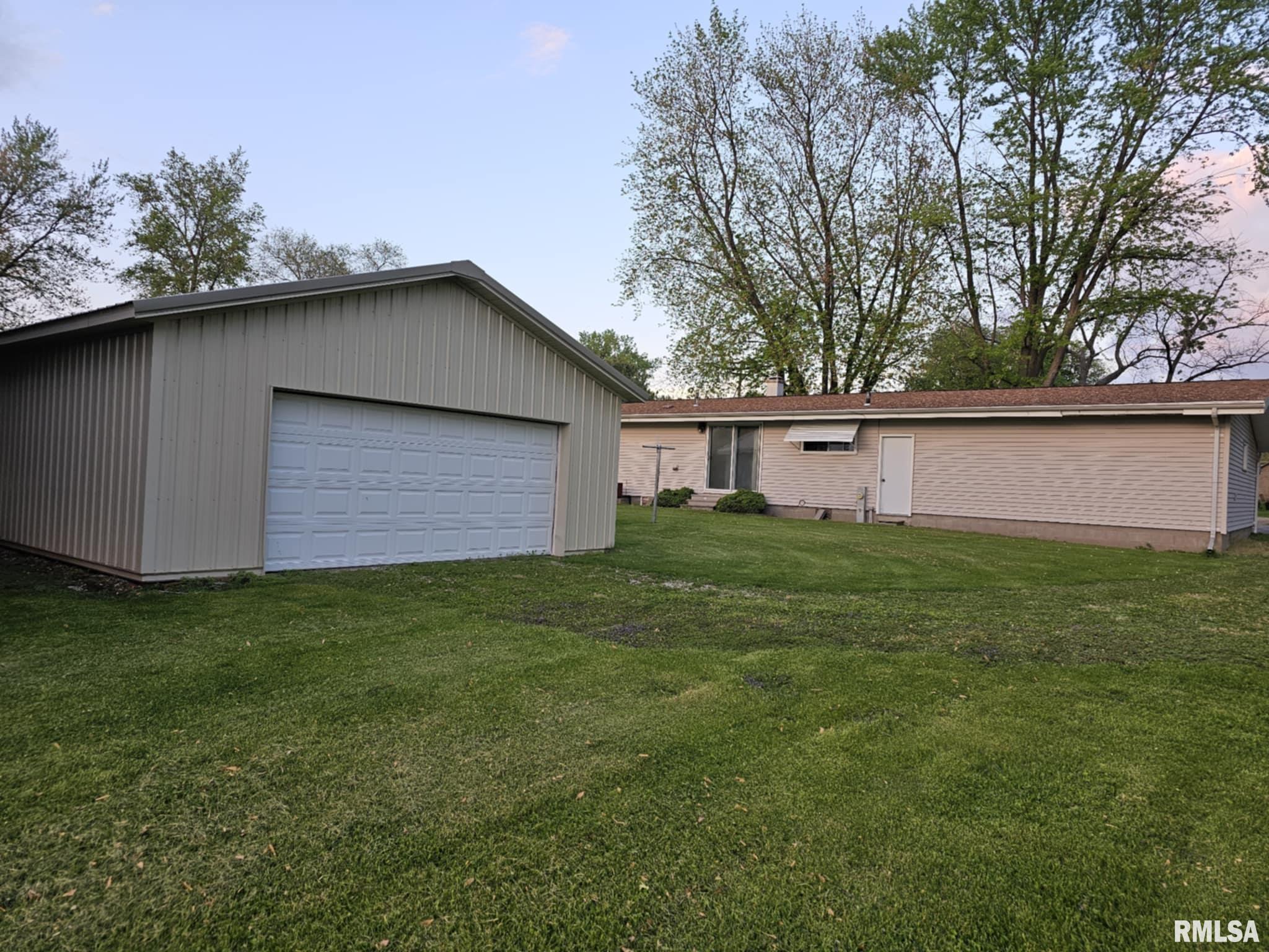 703 S Walnut Street, Delavan, Illinois image 28