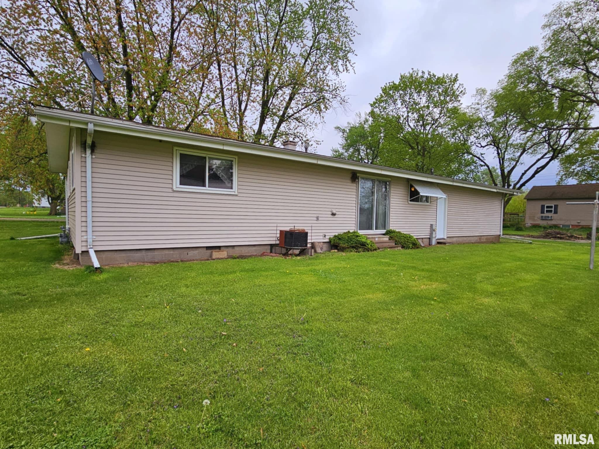 703 S Walnut Street, Delavan, Illinois image 4