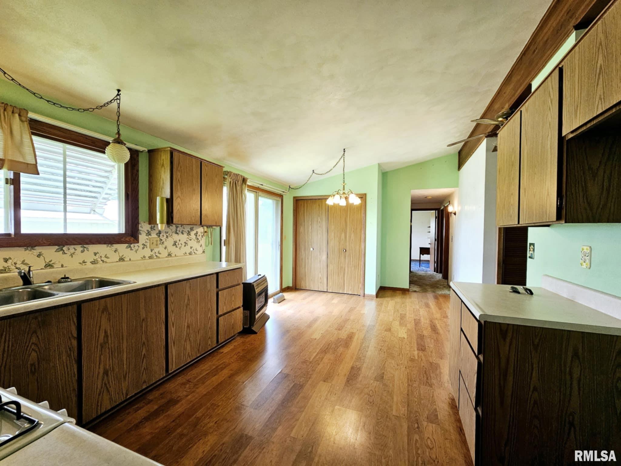 703 S Walnut Street, Delavan, Illinois image 6