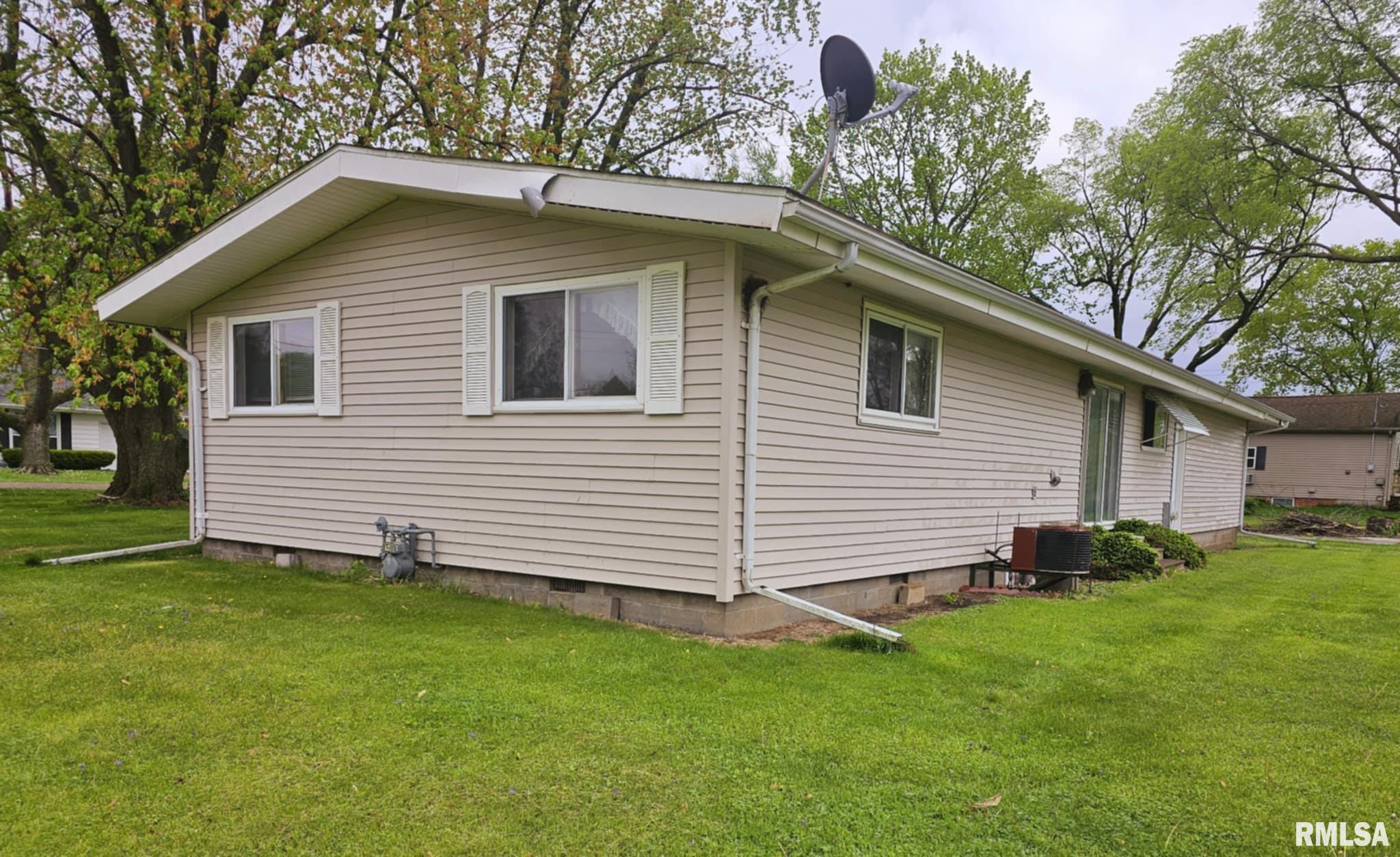 703 S Walnut Street, Delavan, Illinois image 5