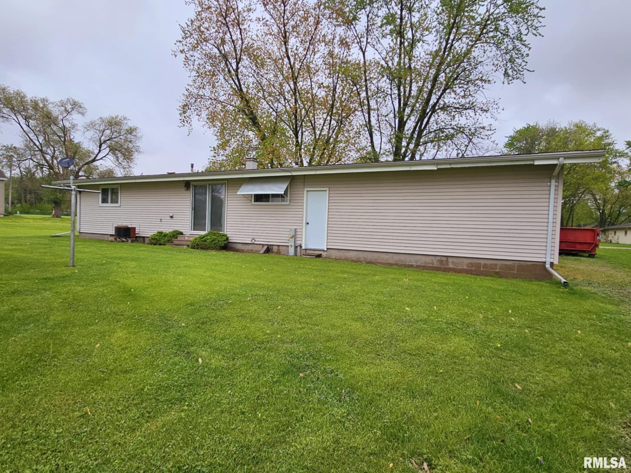 703 S Walnut Street, Delavan, Illinois image 3
