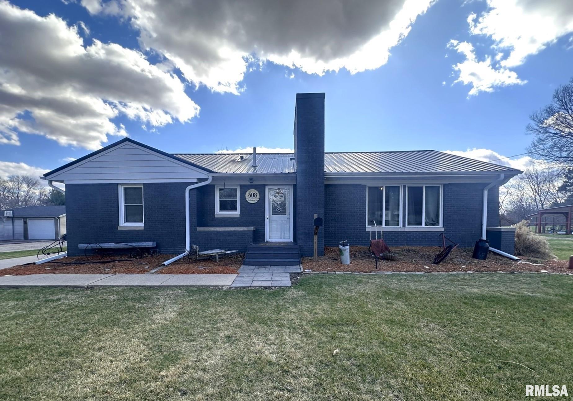 308 Galesburg Road, Knoxville, Illinois image 1