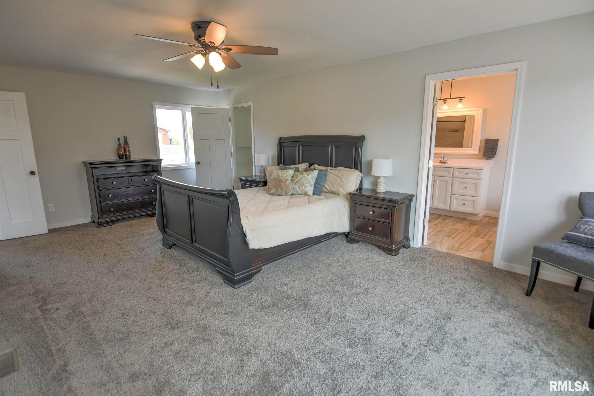 3516 E Lakeshore Drive, Taylorville, Illinois image 14