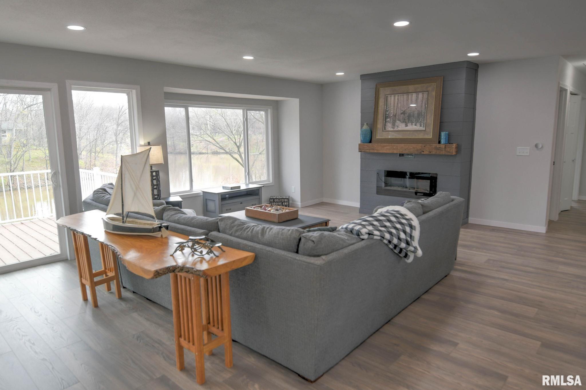 3516 E Lakeshore Drive, Taylorville, Illinois image 36