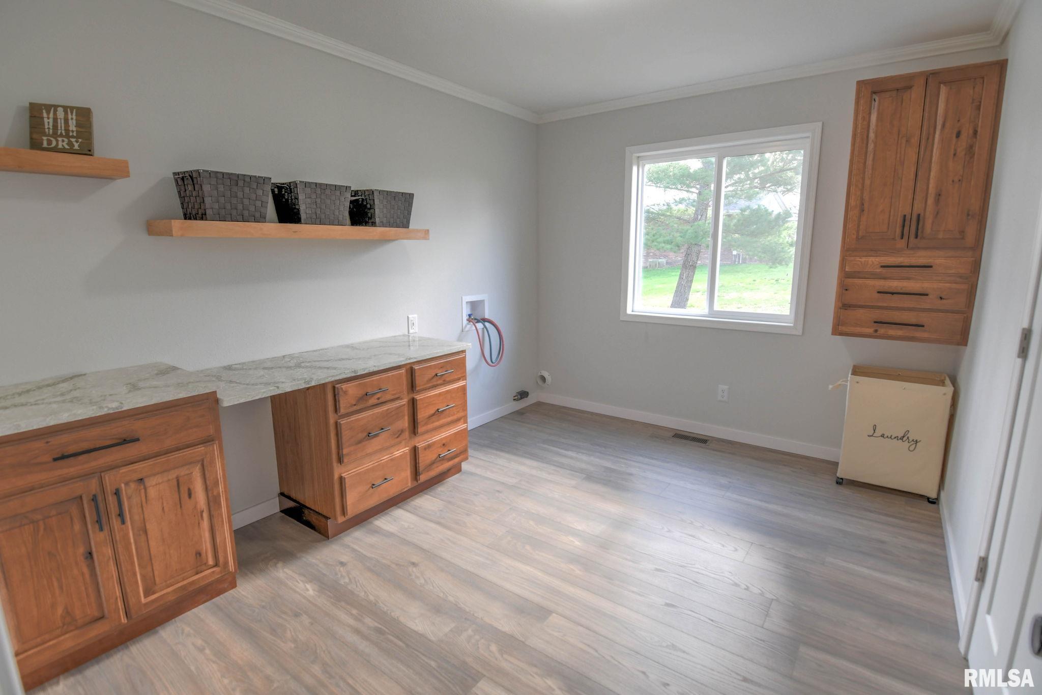 3516 E Lakeshore Drive, Taylorville, Illinois image 19