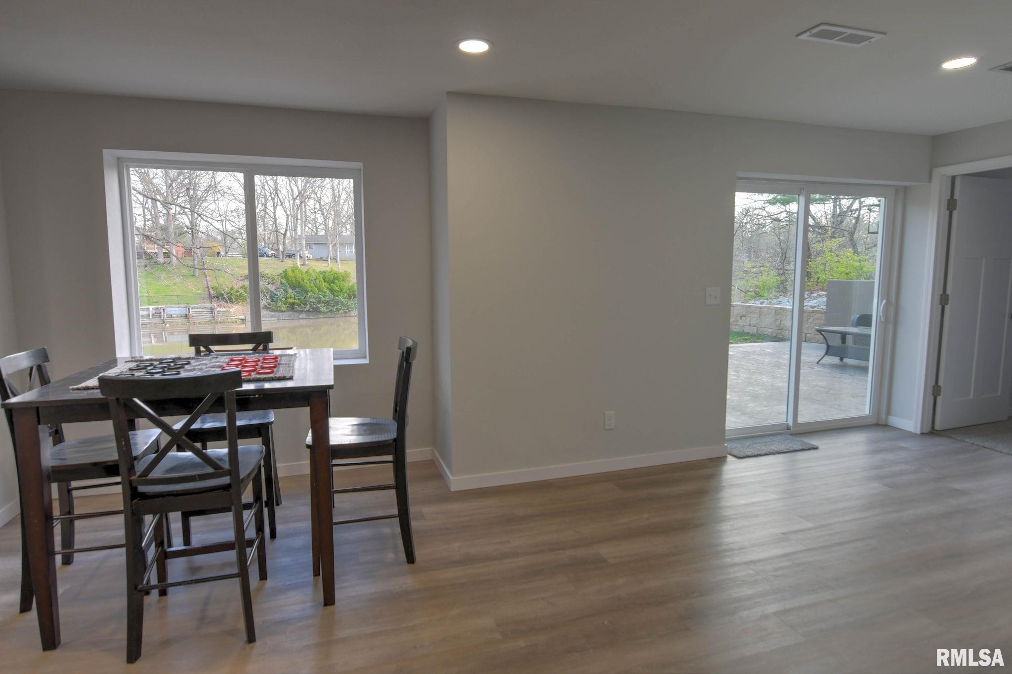 3516 E Lakeshore Drive, Taylorville, Illinois image 25