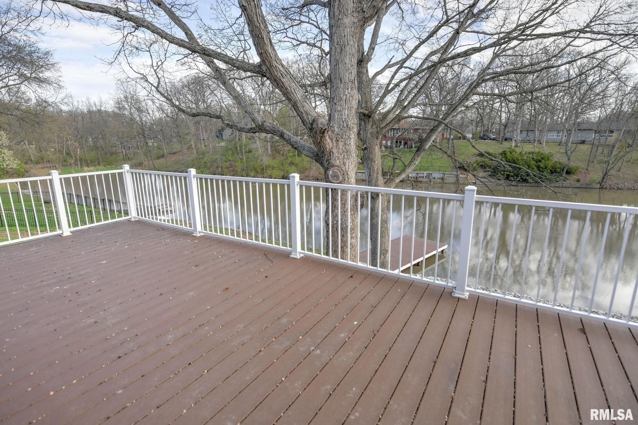 3516 E Lakeshore Drive, Taylorville, Illinois image 30
