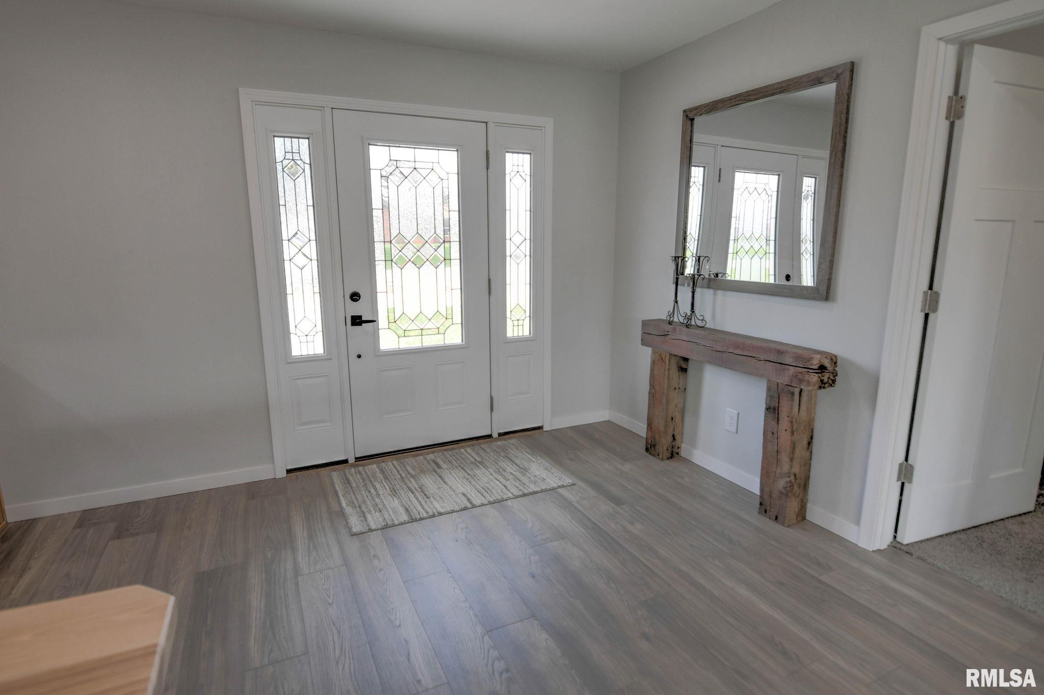 3516 E Lakeshore Drive, Taylorville, Illinois image 7