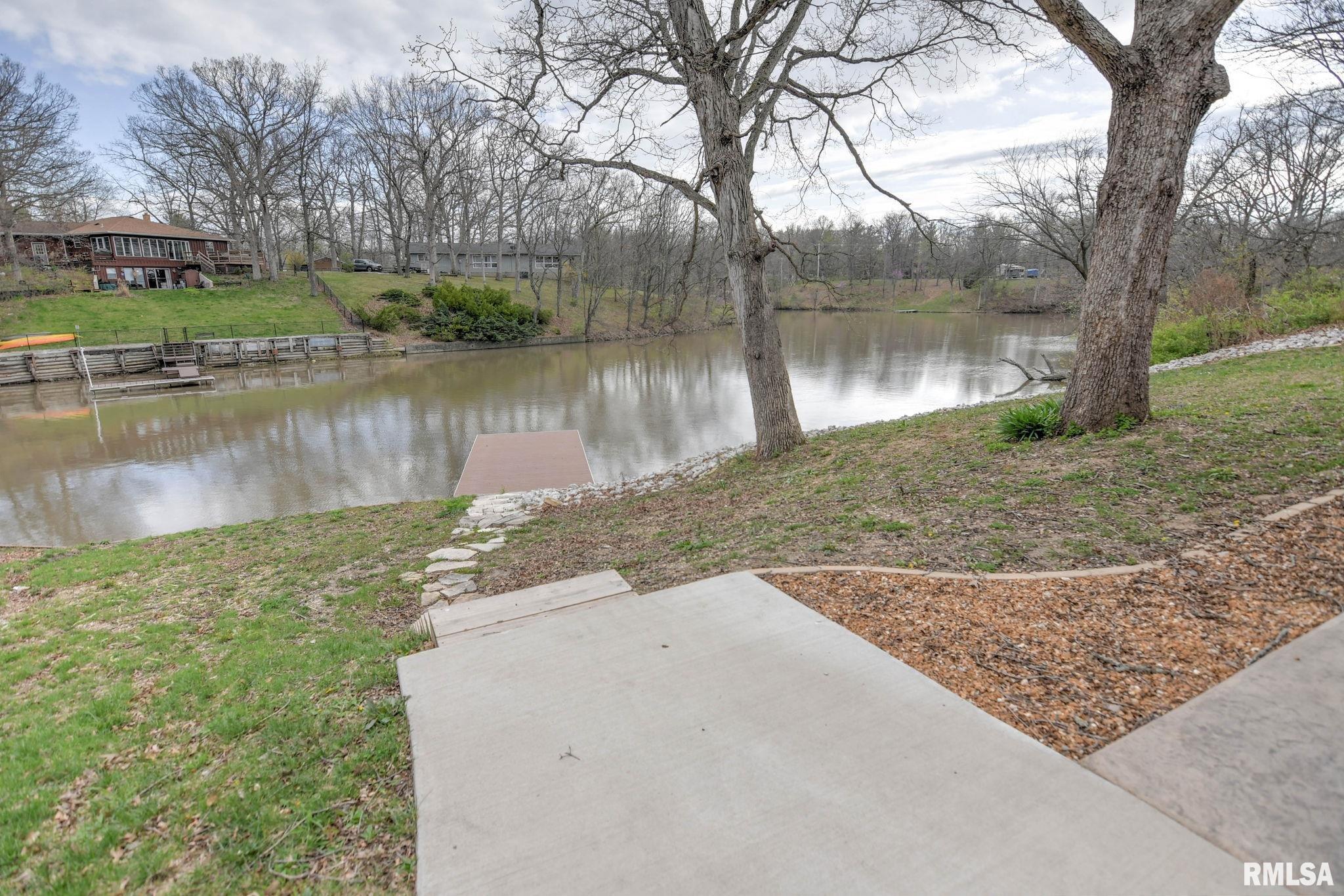 3516 E Lakeshore Drive, Taylorville, Illinois image 32