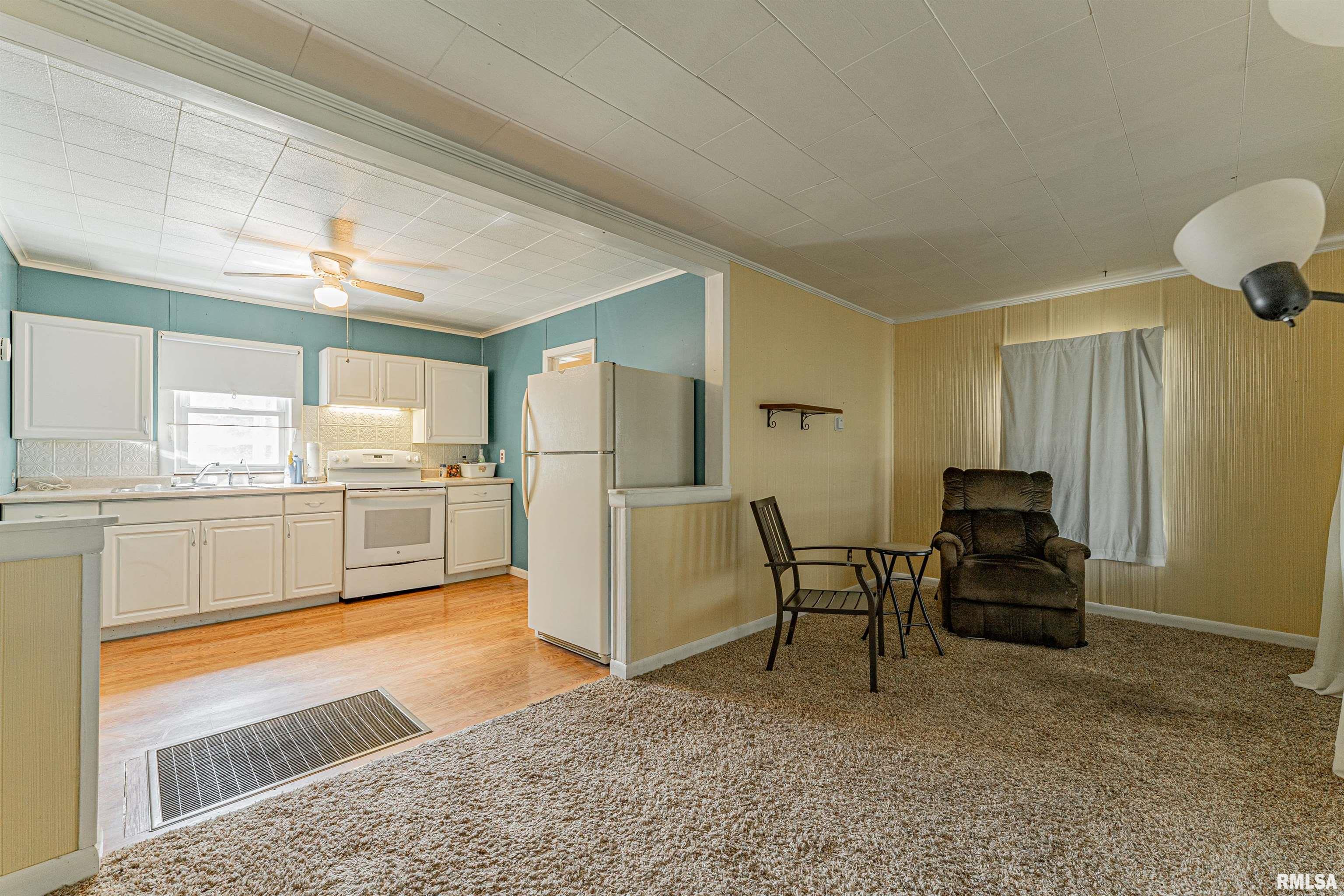 206 Shockey Street, Elkhart, Illinois image 5