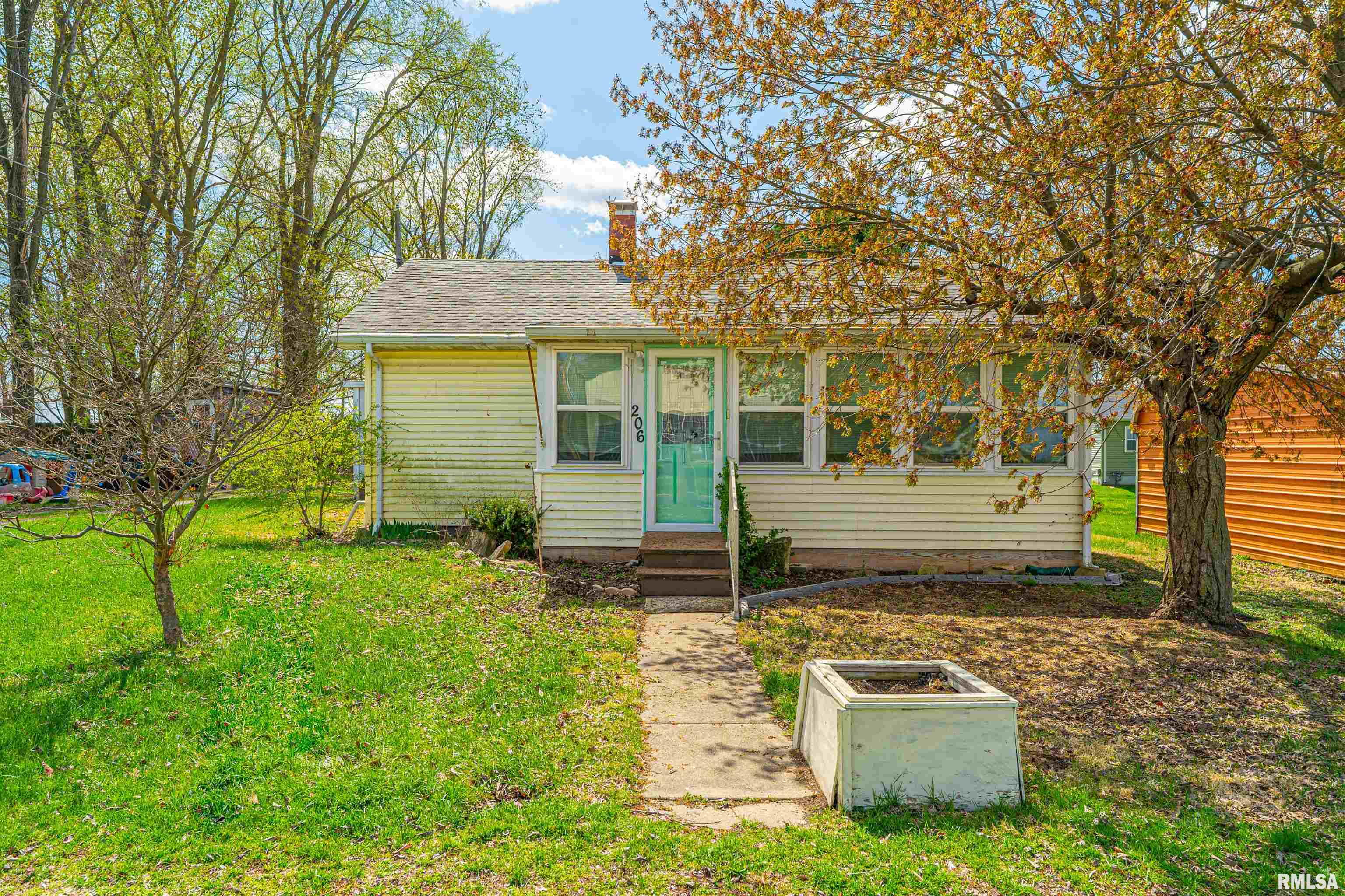 206 Shockey Street, Elkhart, Illinois image 2