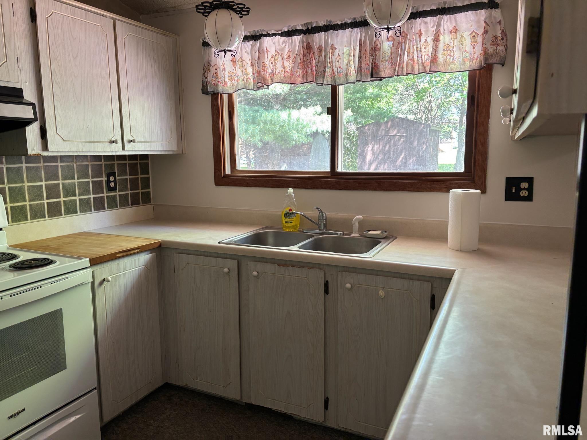406 School Street, Morrisonville, Illinois image 10