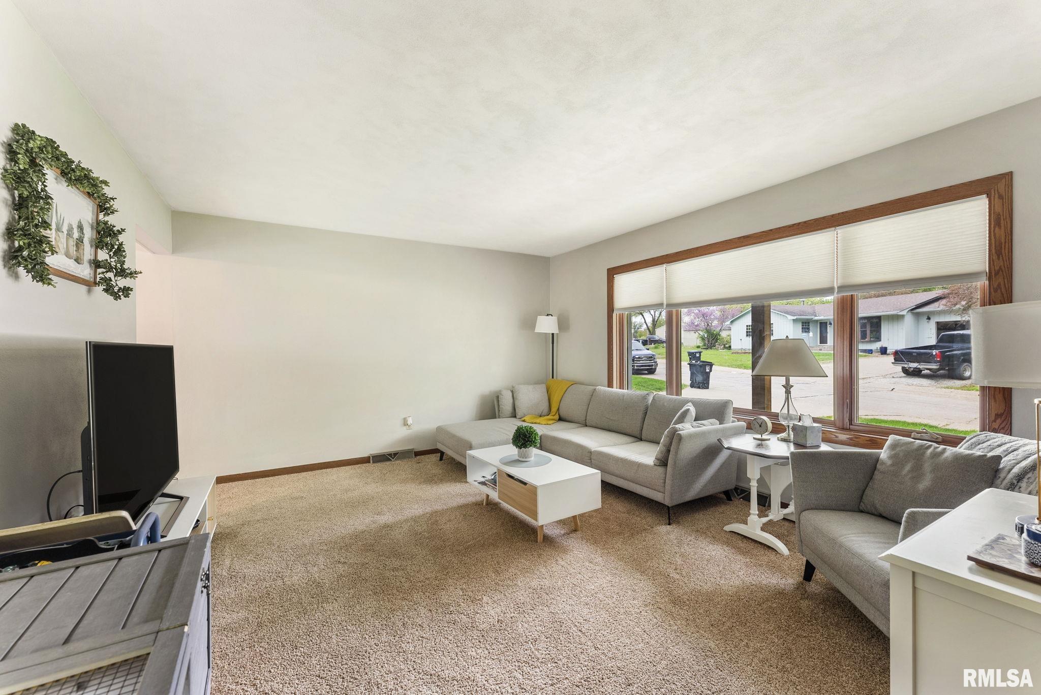 914 32nd Avenue Court, Moline, Illinois image 11