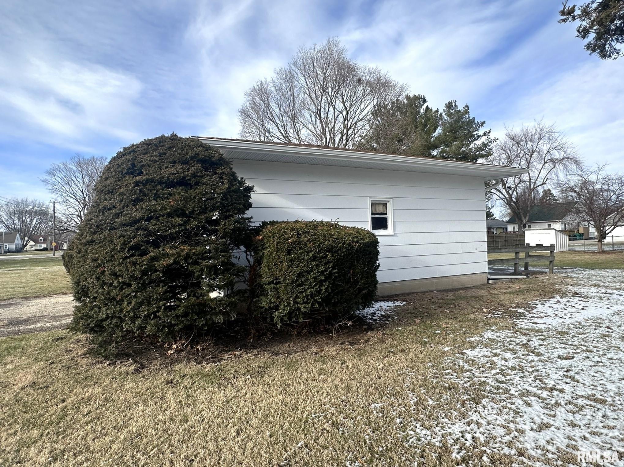 1839 Robertson Avenue, Galesburg, Illinois image 3