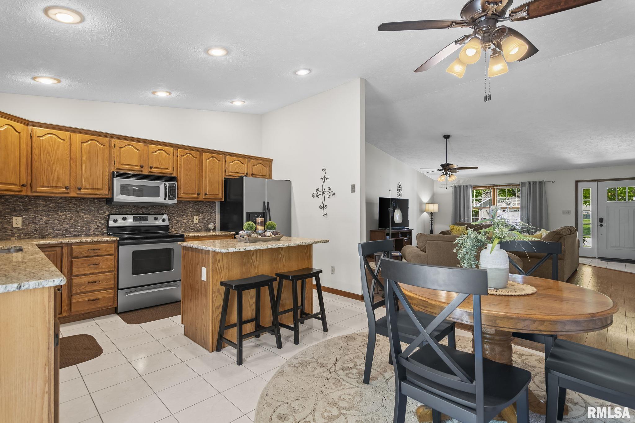 3920 Brandonshire Drive, Springfield, Illinois image 11