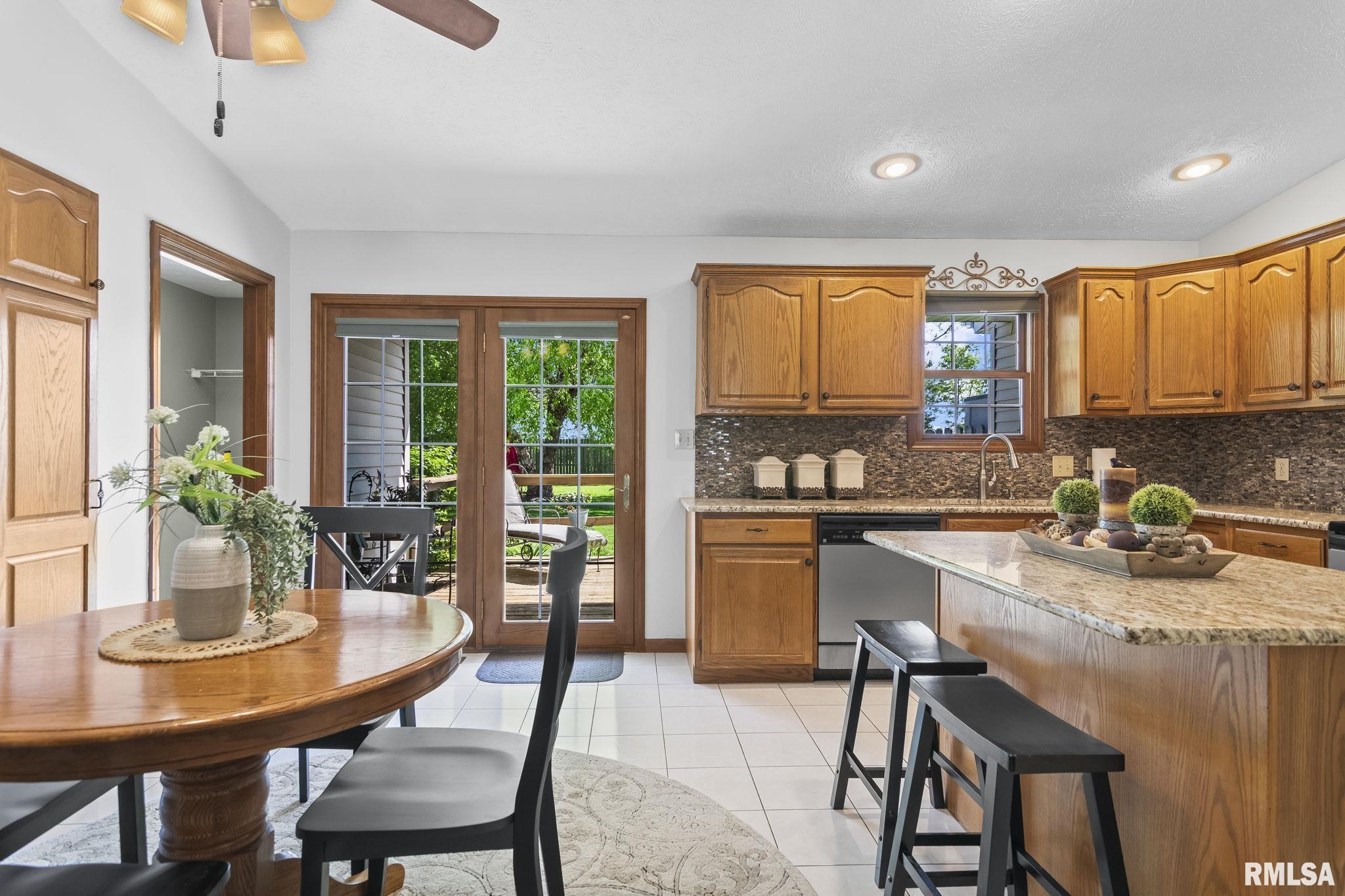 3920 Brandonshire Drive, Springfield, Illinois image 9