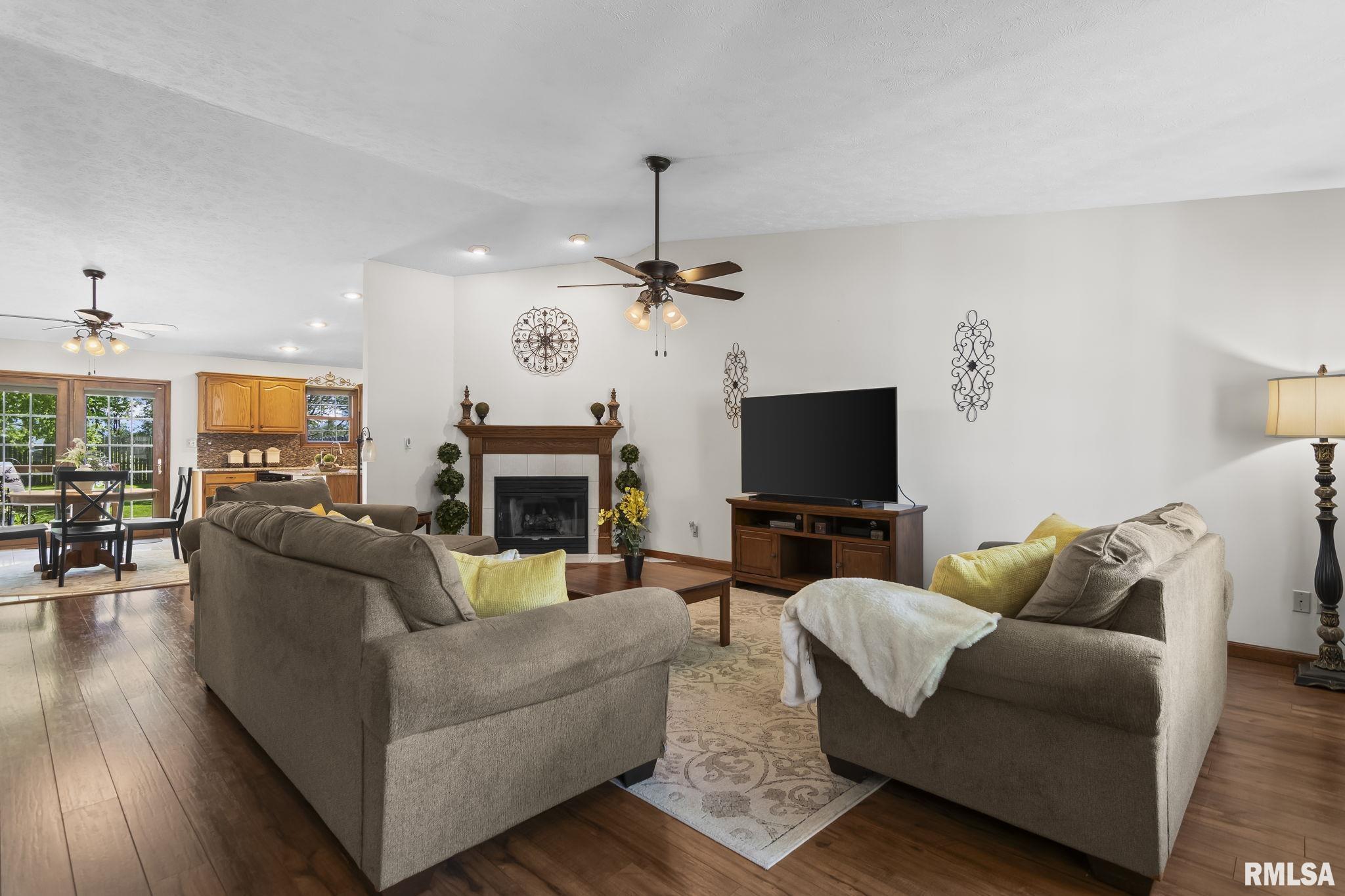 3920 Brandonshire Drive, Springfield, Illinois image 7