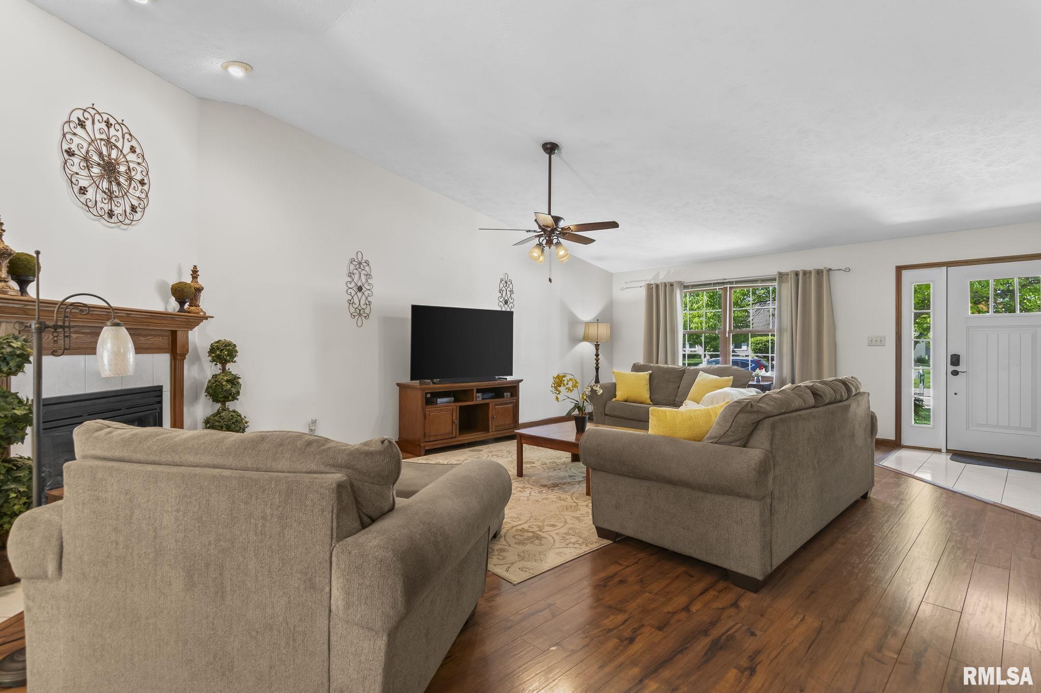 3920 Brandonshire Drive, Springfield, Illinois image 8
