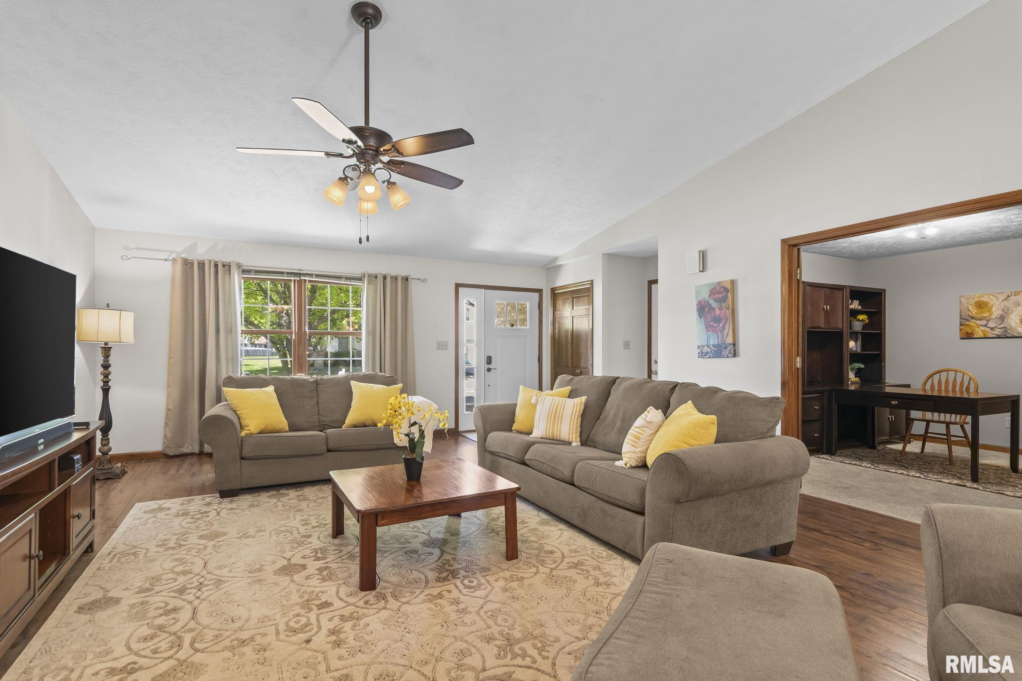 3920 Brandonshire Drive, Springfield, Illinois image 6