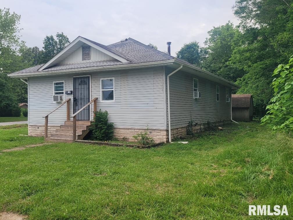 301 N Stotlar Street, Benton, Illinois image 2