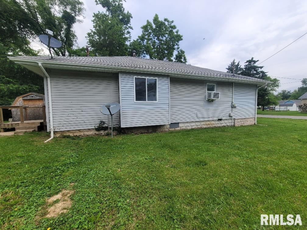 301 N Stotlar Street, Benton, Illinois image 4