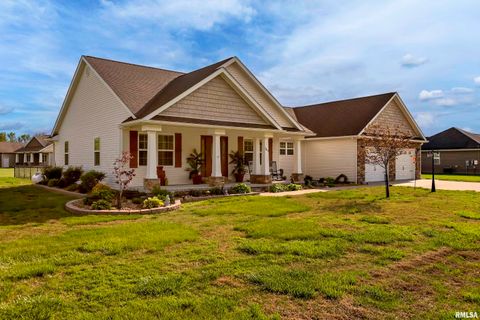 Homes For Sale - 304 Eric Drive<br/> Williamson County, Herrin, IL 62948