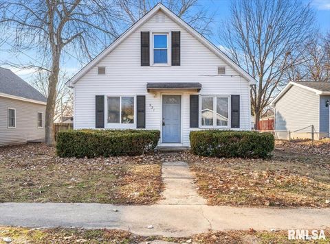 Photo of 521 LINCOLN Street, Divernon, IL 62530 (MLS # CA1042902)