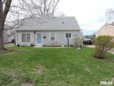 Photo of 305 MANOR Street, Pekin, IL 61554 (MLS # PA1265494)