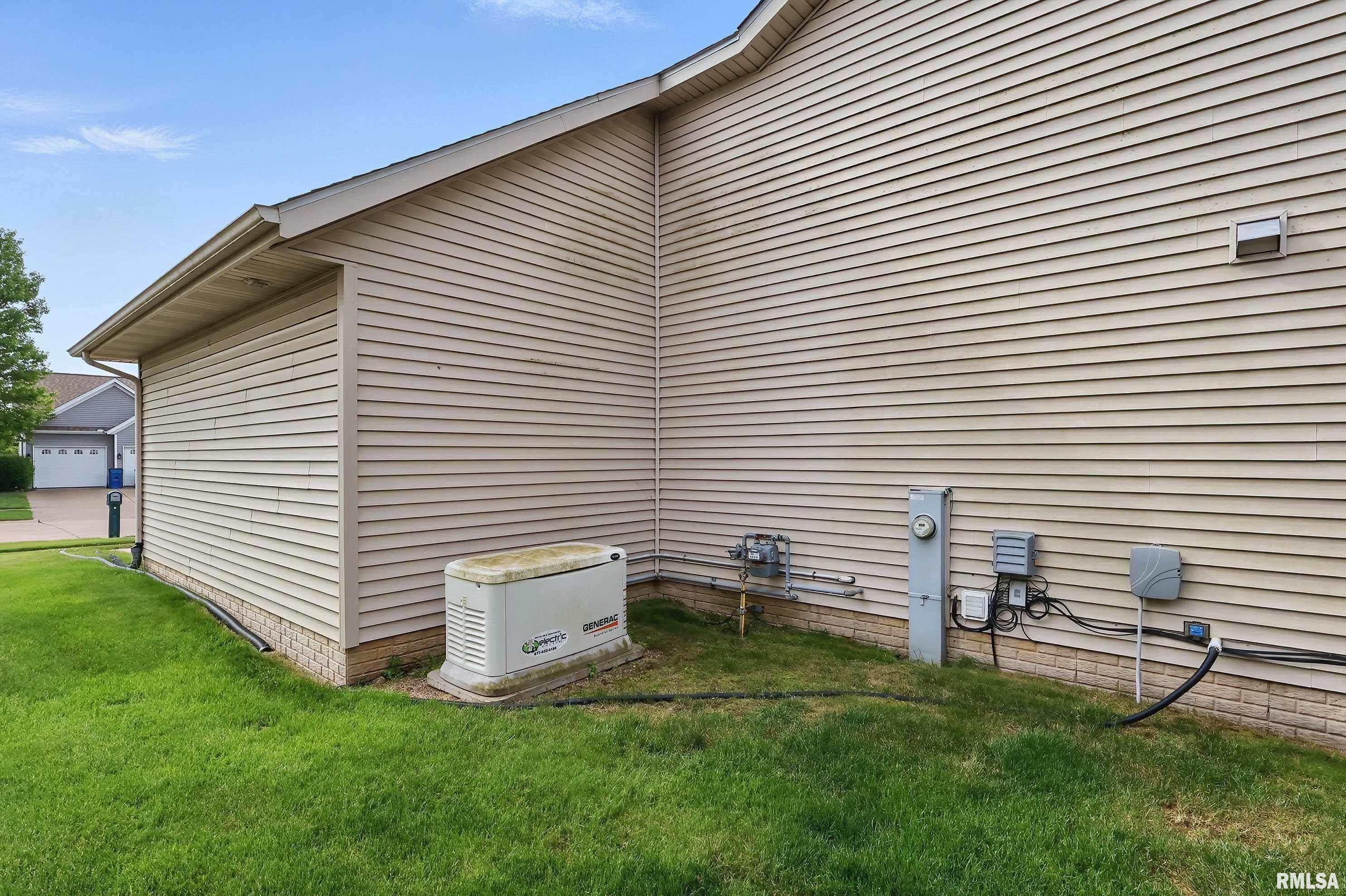 1520 E 6th Street, Coal Valley, Illinois image 32
