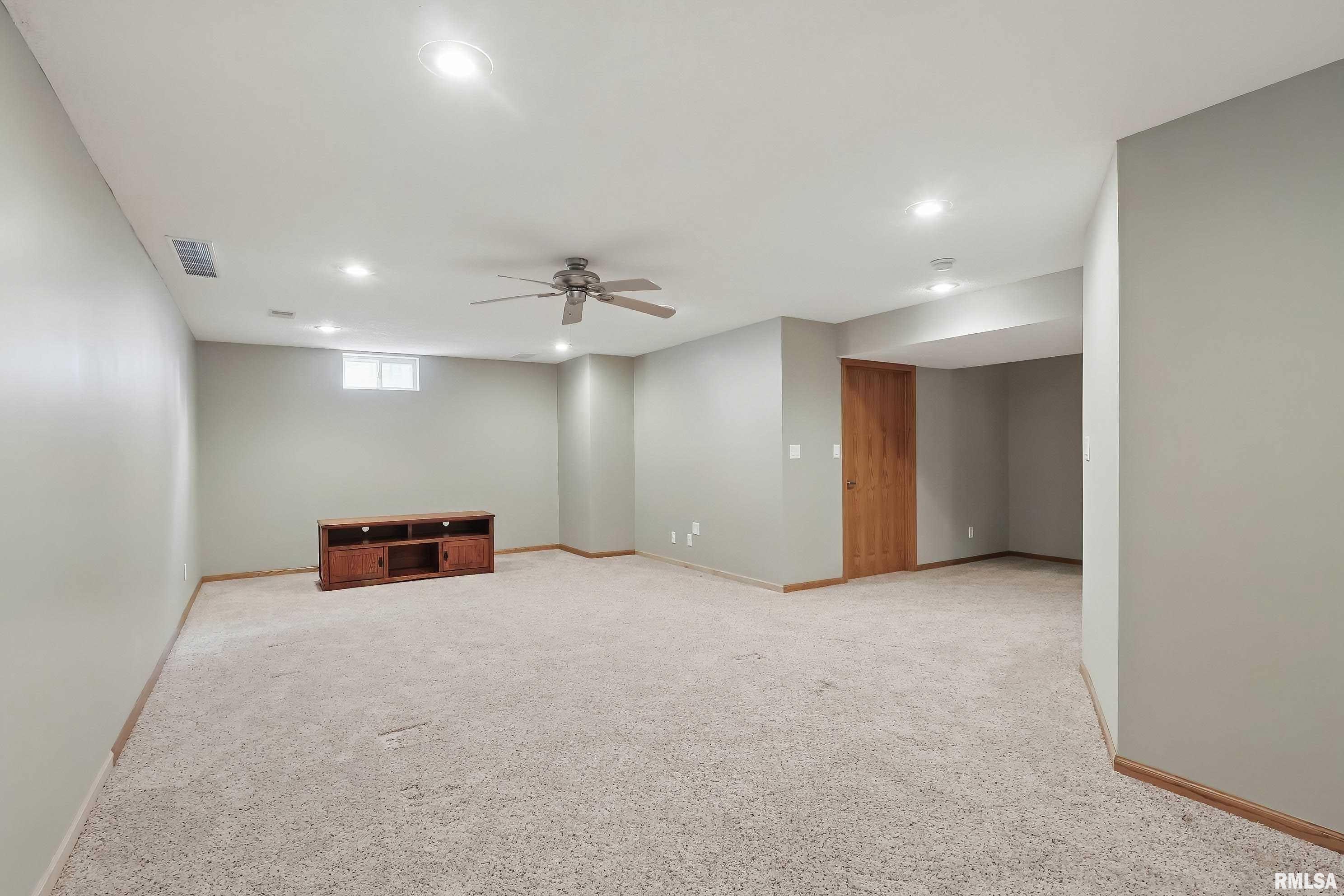 1520 E 6th Street, Coal Valley, Illinois image 26