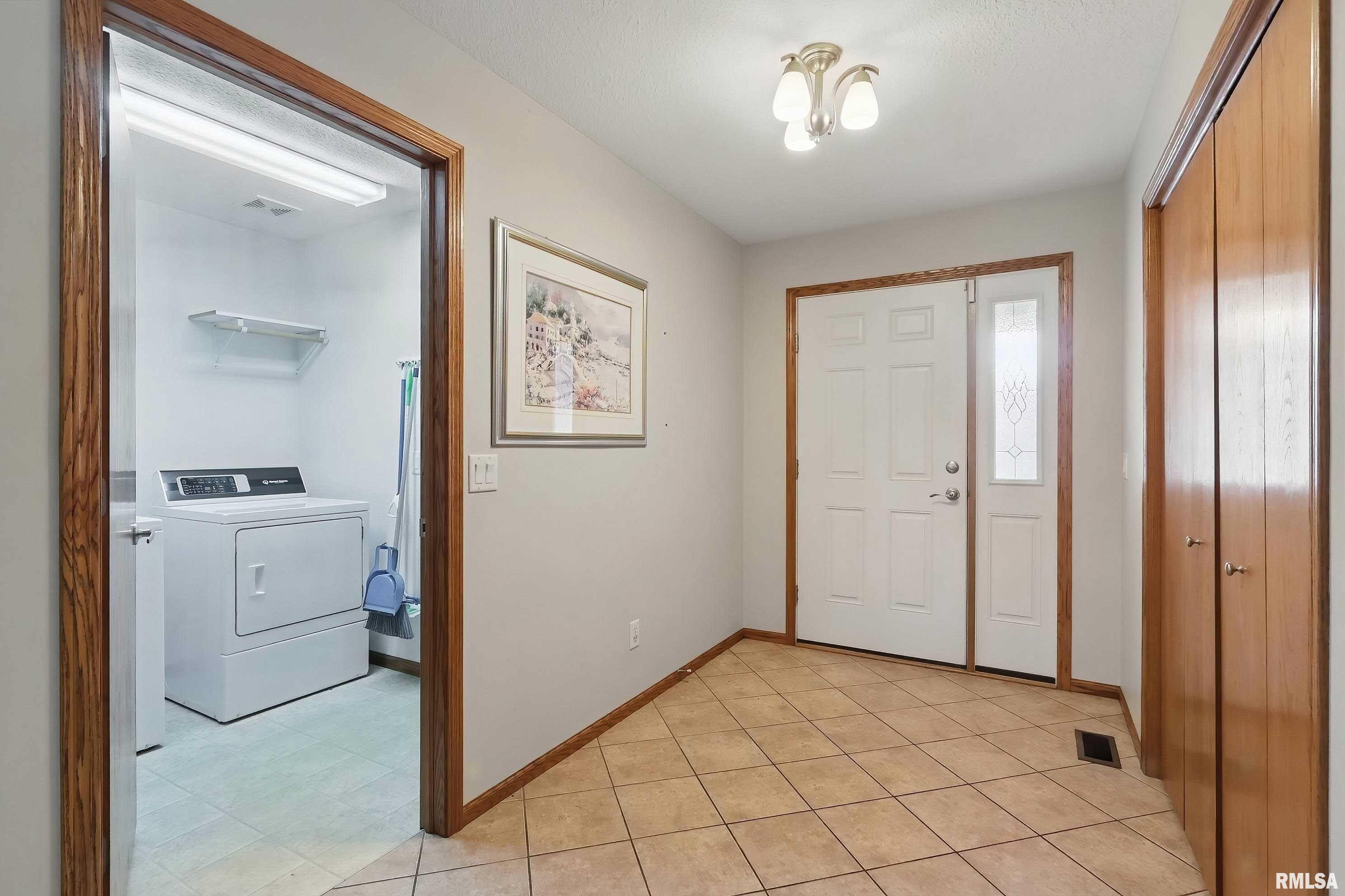 1520 E 6th Street, Coal Valley, Illinois image 4