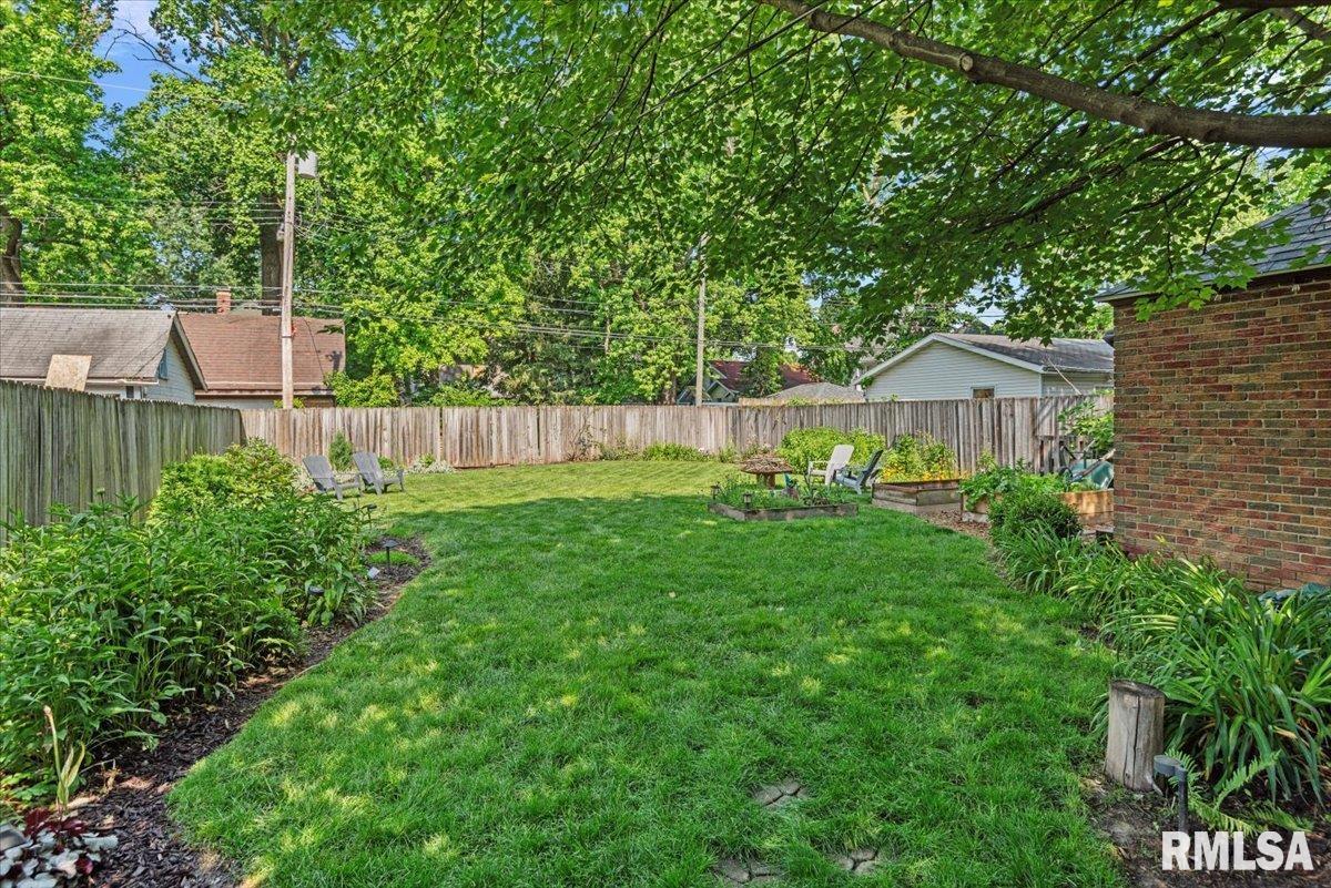 825 S Walnut Street, Springfield, Illinois image 31