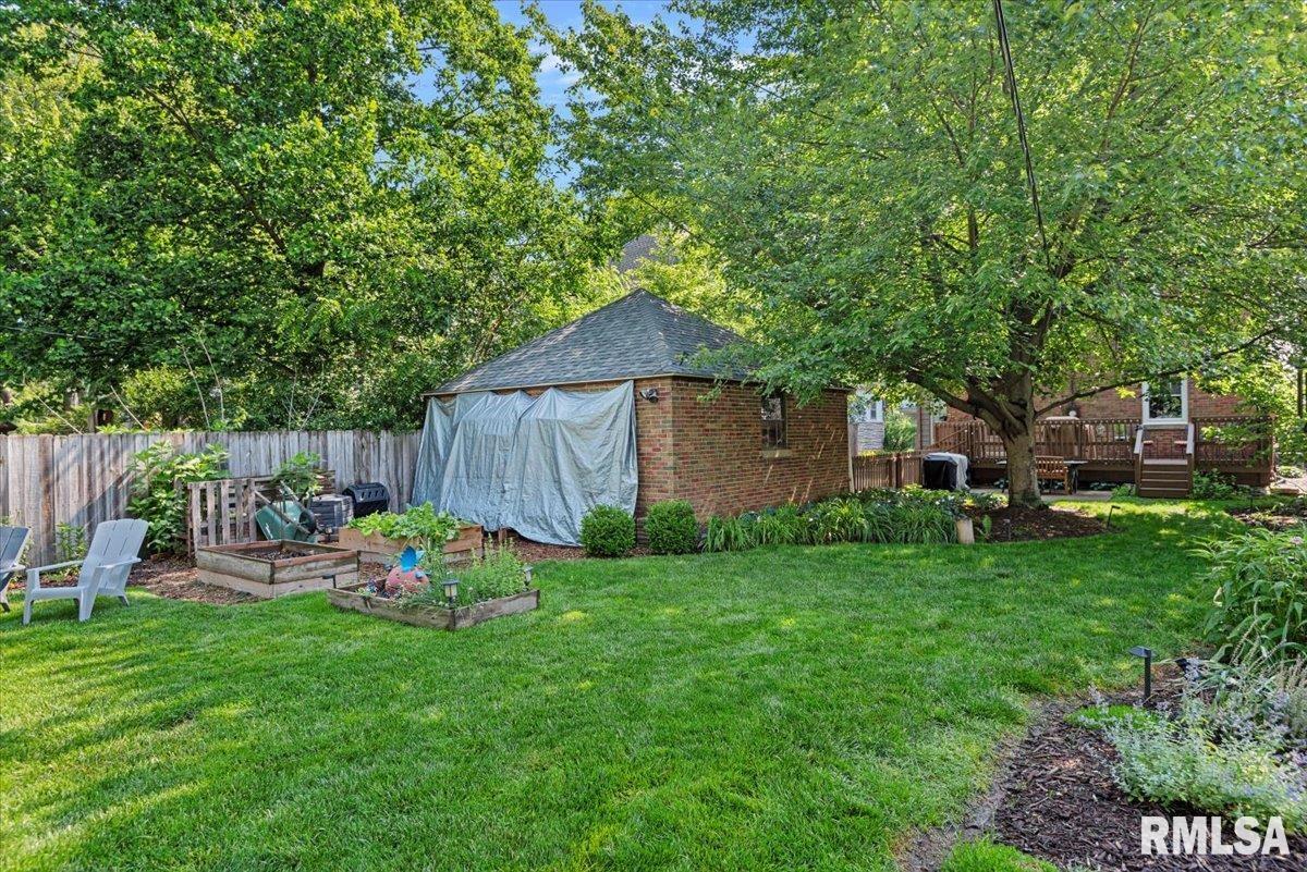 825 S Walnut Street, Springfield, Illinois image 32