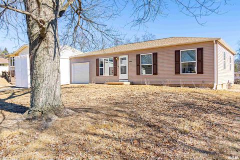 Homes For Sale - 6000 N Graceland Drive<br/> Peoria, IL 61614