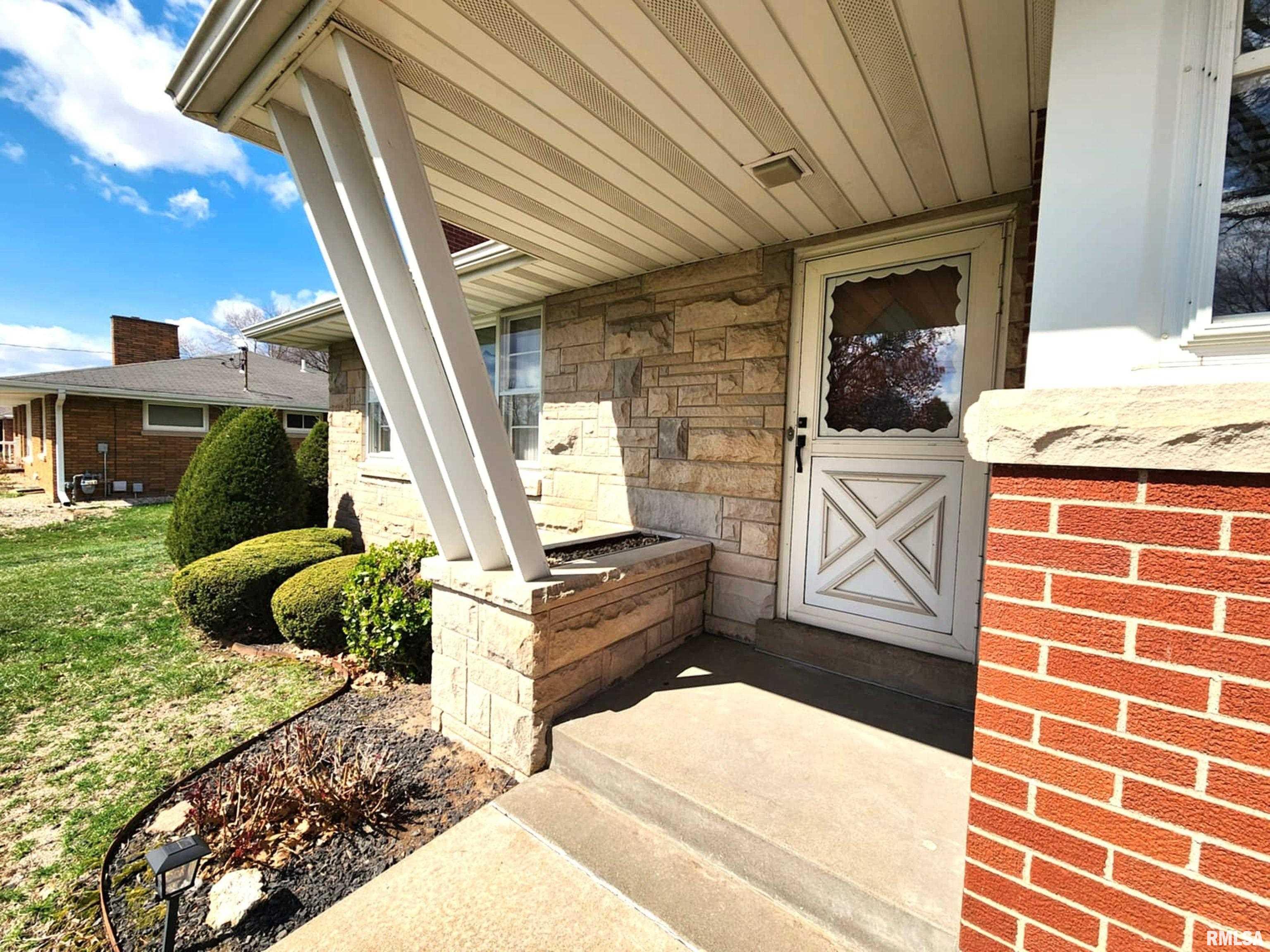 1615 Highland Lane, Quincy, Illinois image 2
