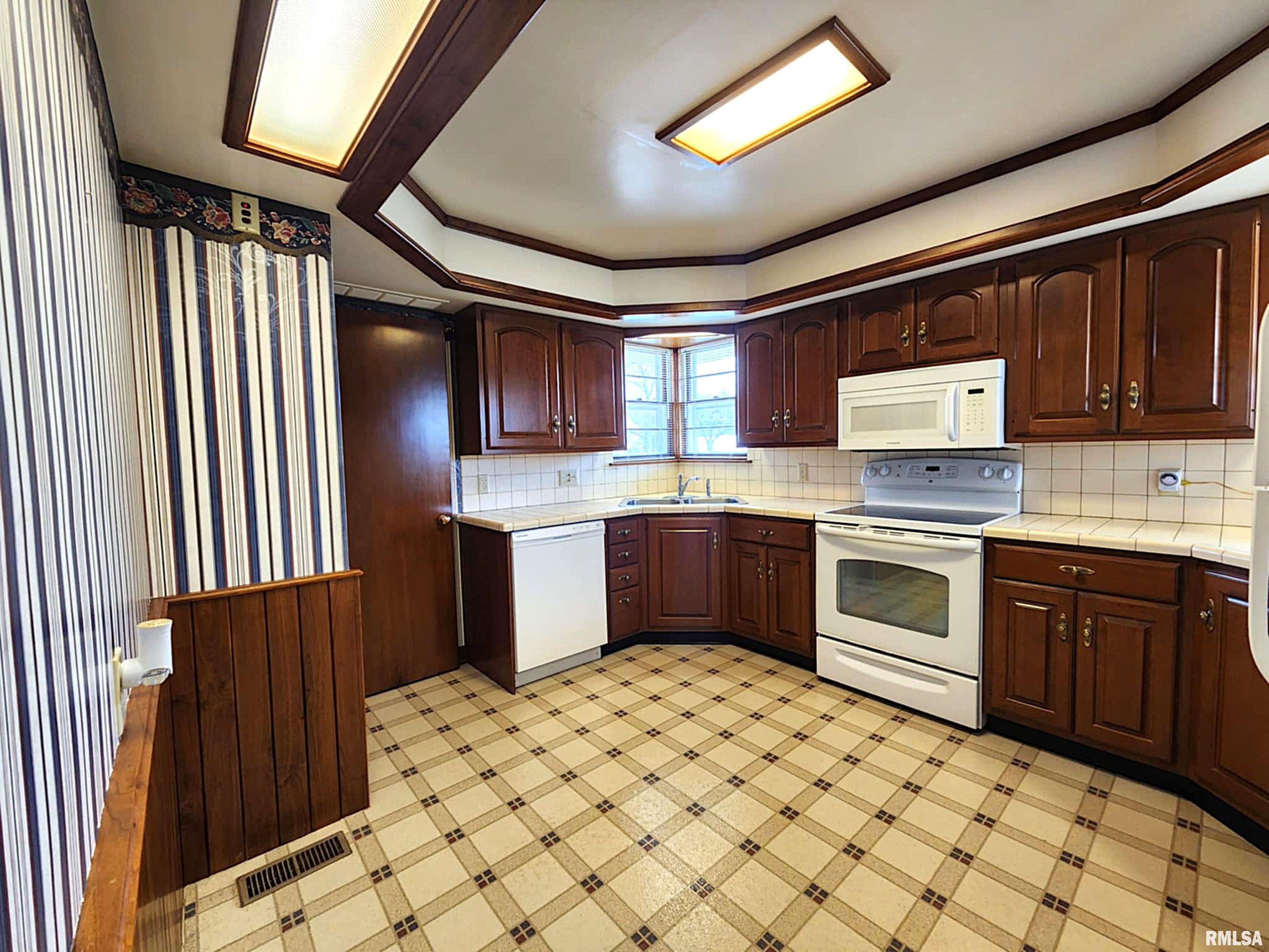 1615 Highland Lane, Quincy, Illinois image 7