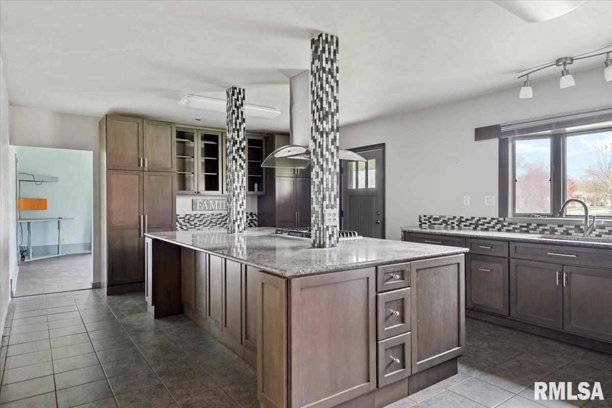 203 N Olive Street, New Berlin, Illinois image 8