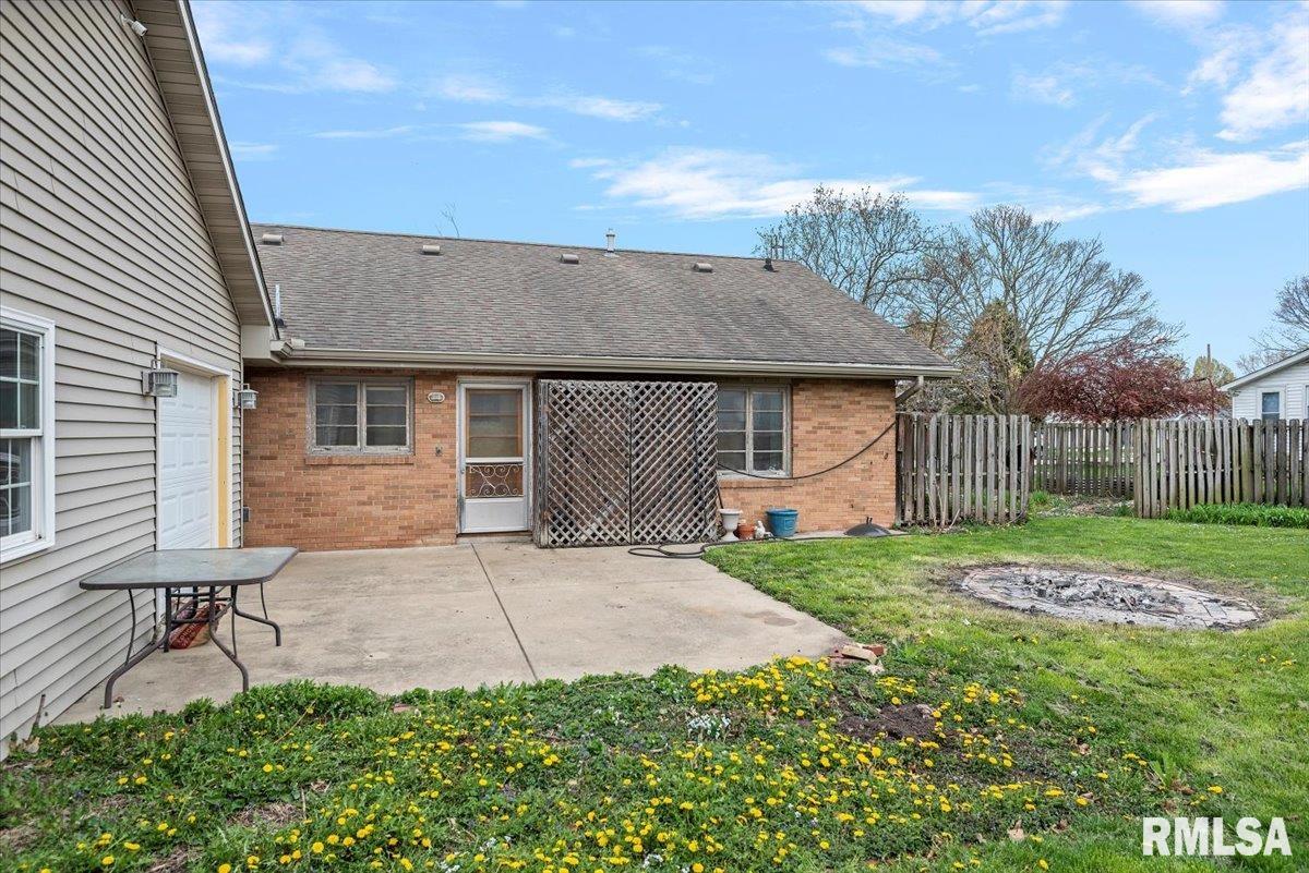 203 N Olive Street, New Berlin, Illinois image 32