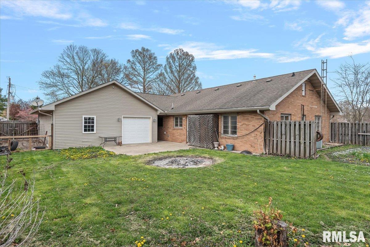 203 N Olive Street, New Berlin, Illinois image 33