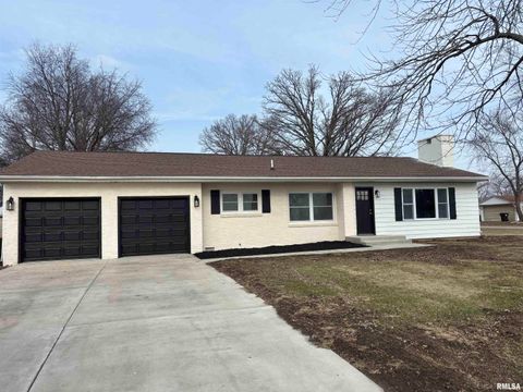 Homes For Sale - 707 W Santa Fe Street<br/> Toluca, IL 61369