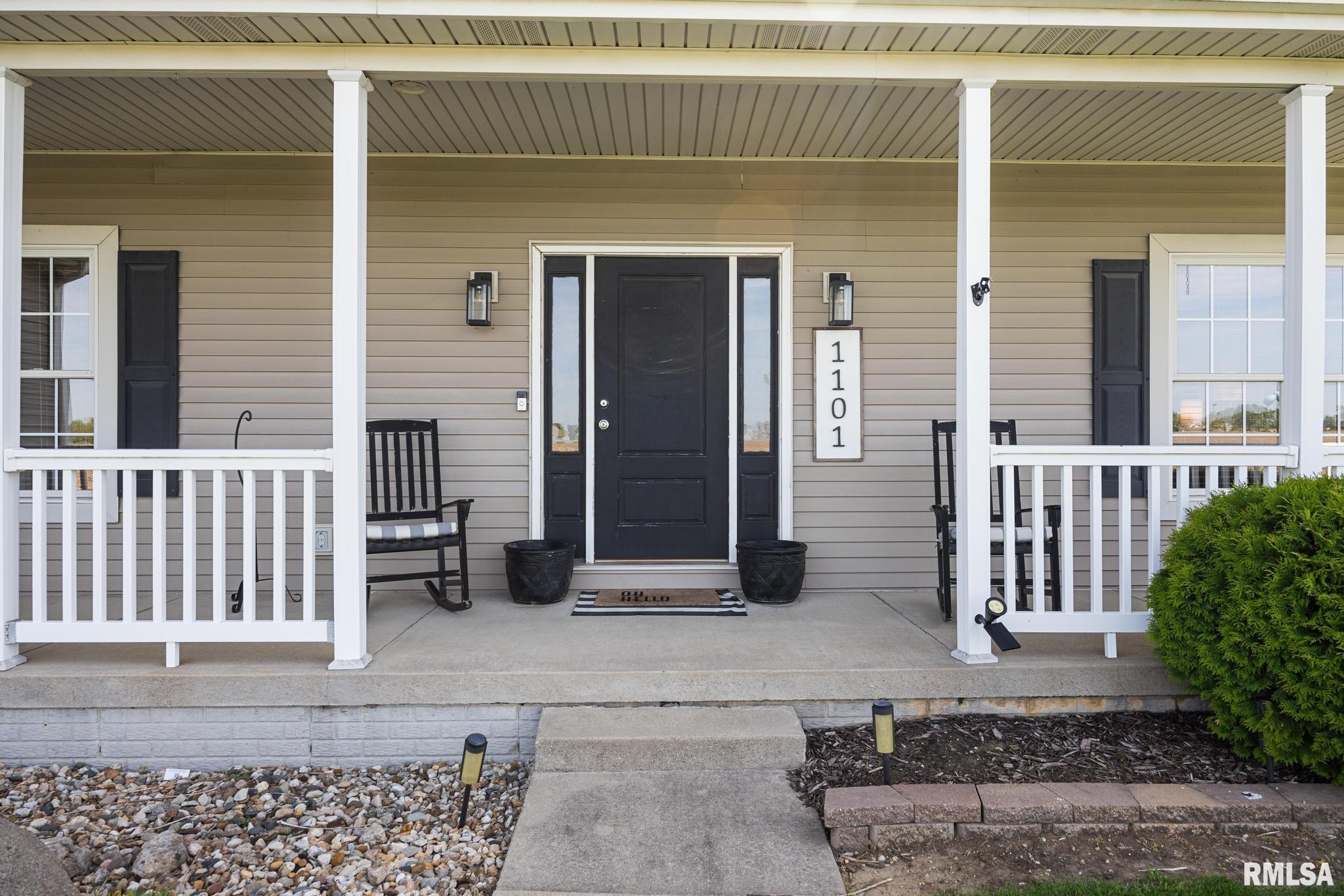 1101 N Pine Street, El Paso, Illinois image 5