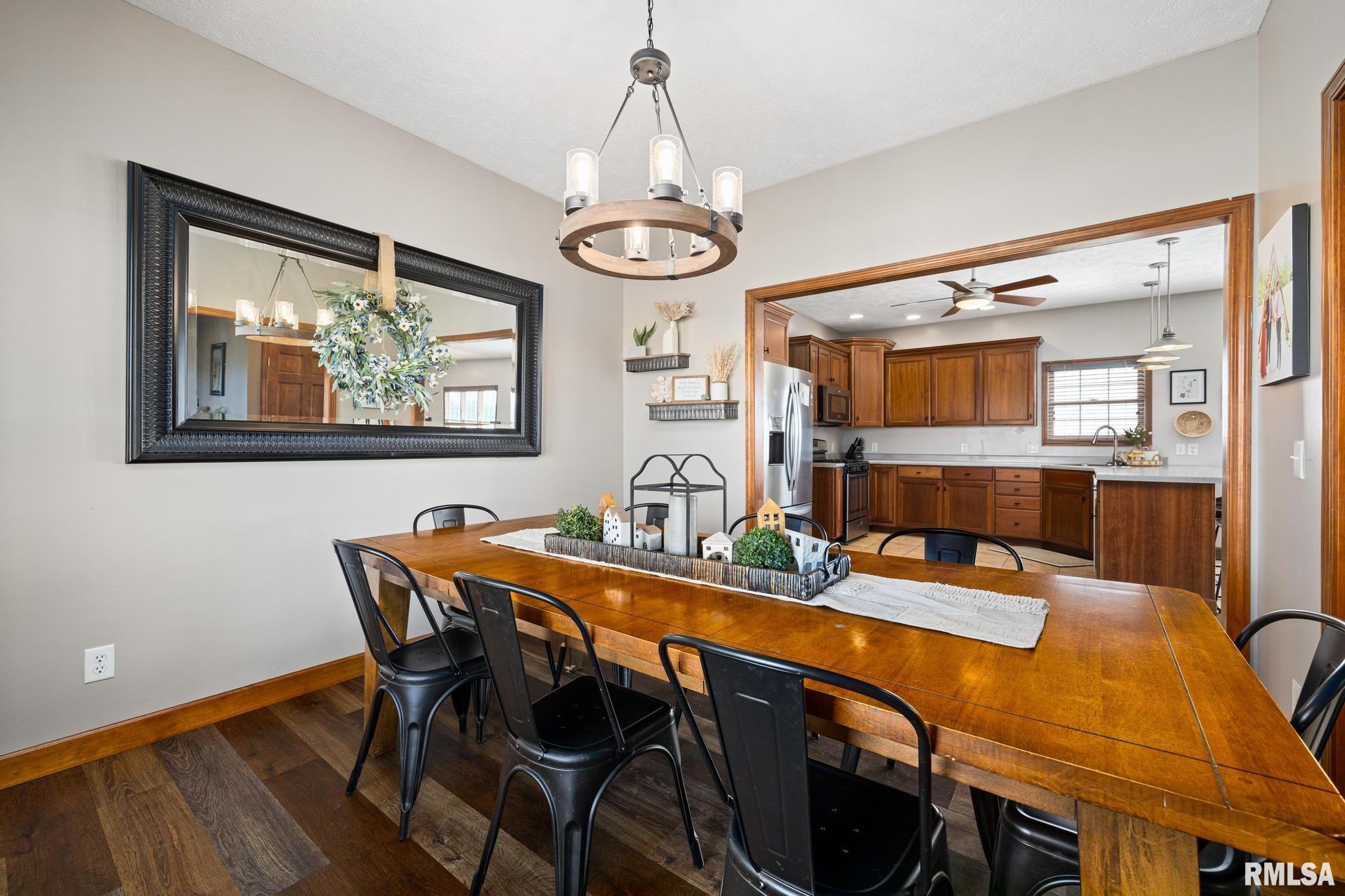 1101 N Pine Street, El Paso, Illinois image 22