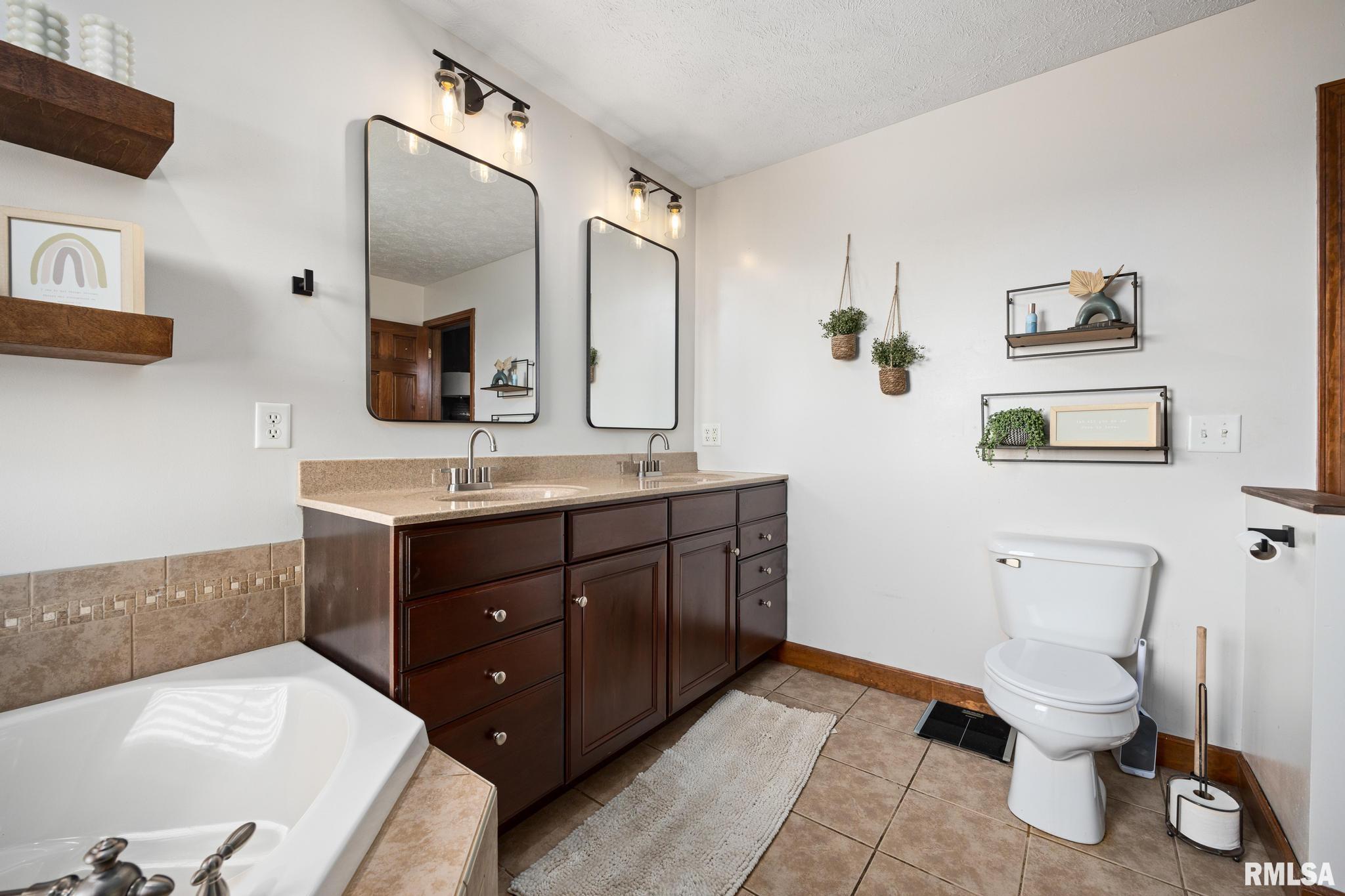 1101 N Pine Street, El Paso, Illinois image 34