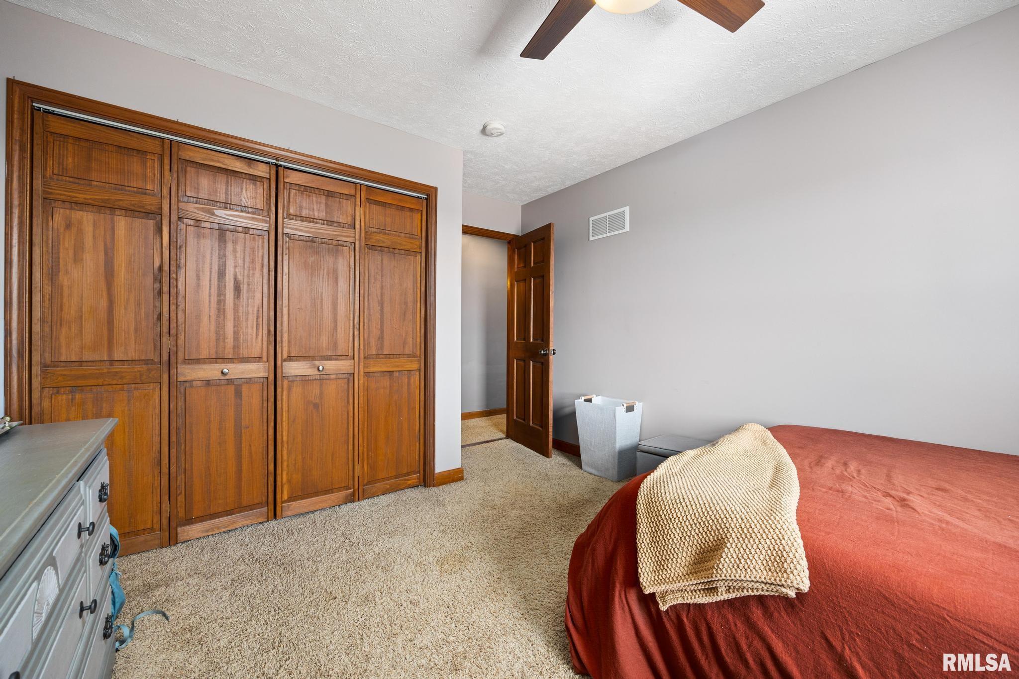 1101 N Pine Street, El Paso, Illinois image 40